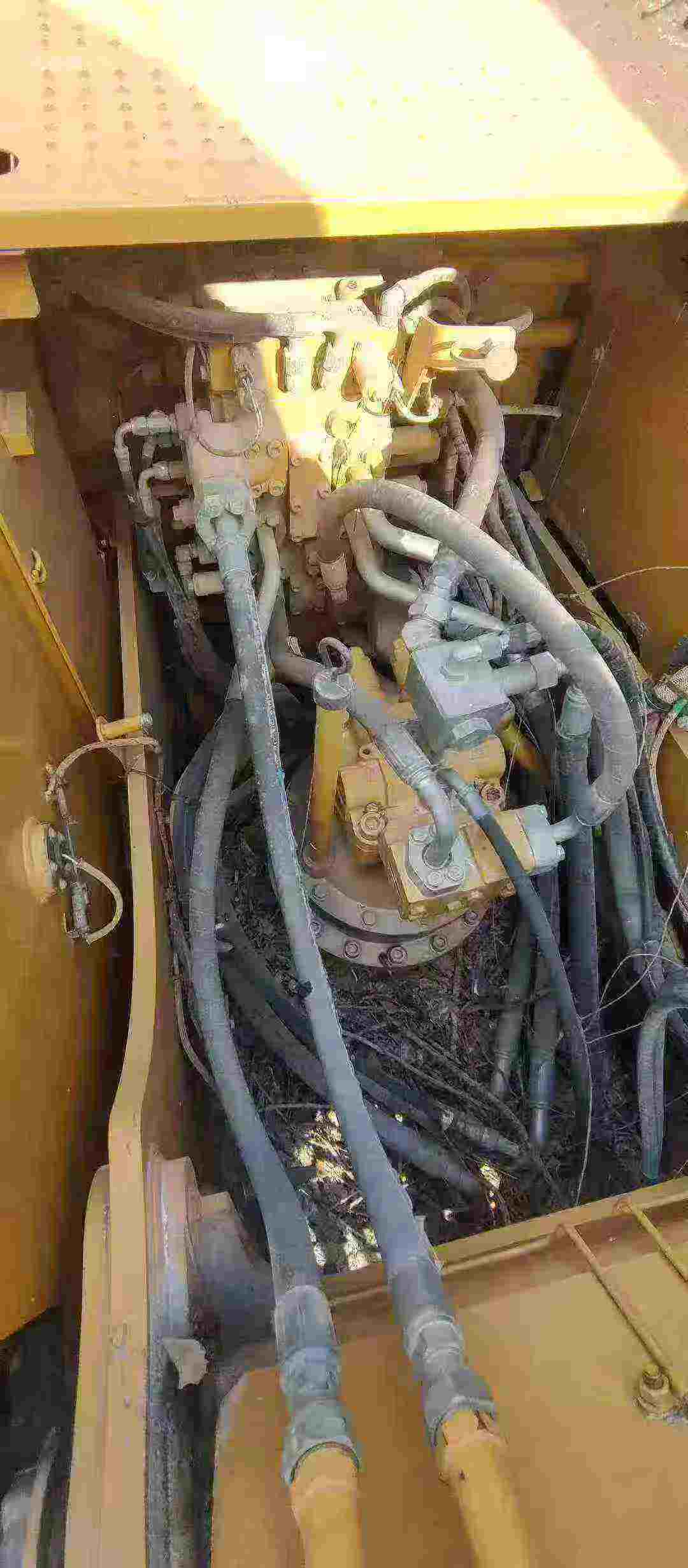 Used Caterpillar 320E Excavator 2016 Model / 4