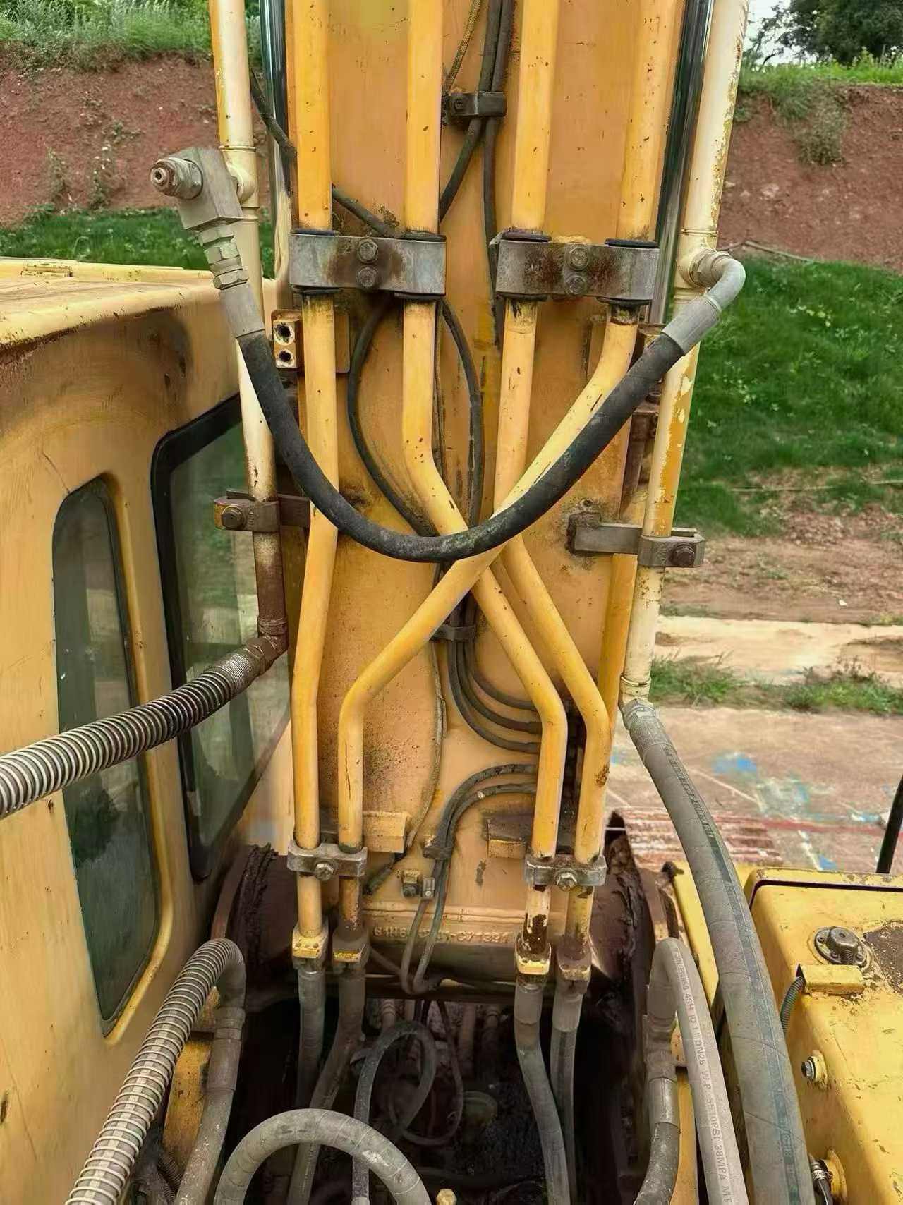 Used Hyundai R225-7 Excavator 2016 Model / 3