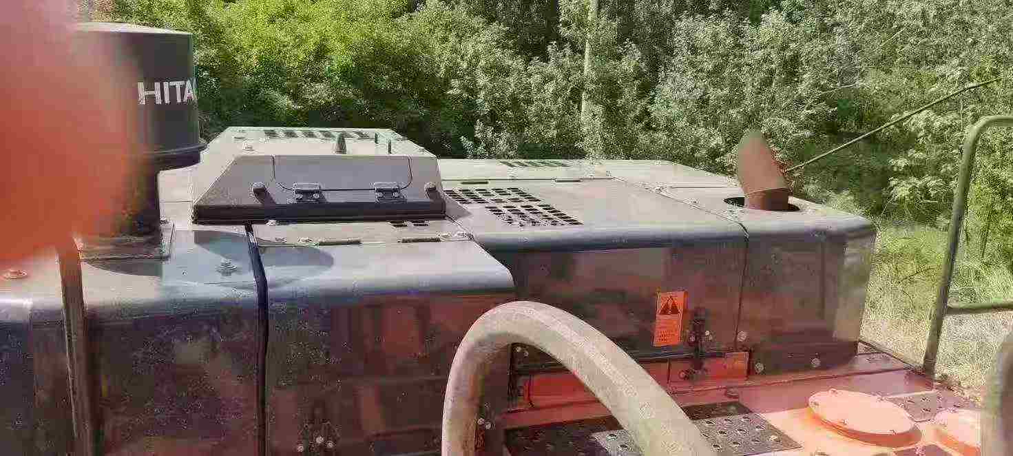 Used Hitachi EX90 Excavator 2020 Model / 8