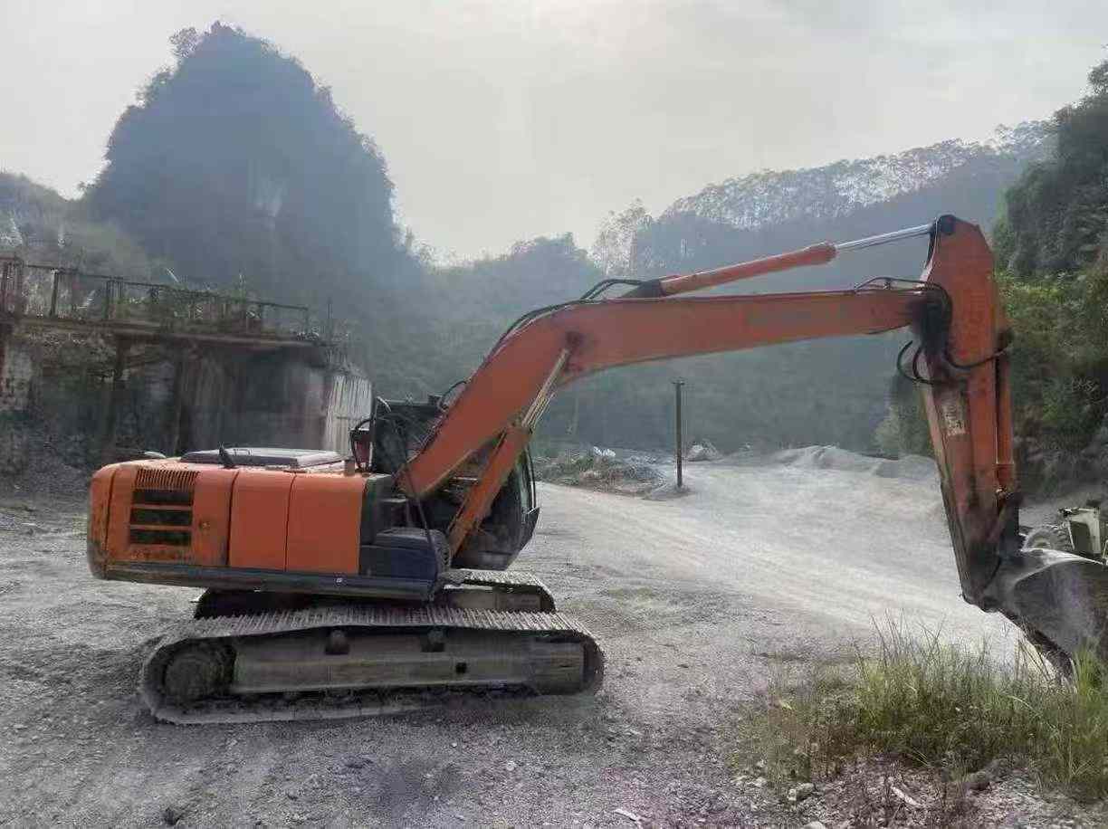 Used Hitachi EX210-5 Excavator 2015 Model / 8