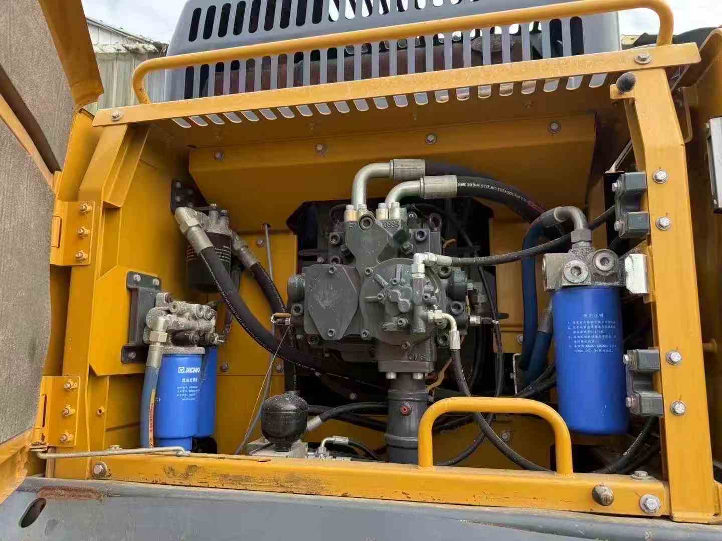 Used XCMG XE550DK Excavator 2021 Model / 3