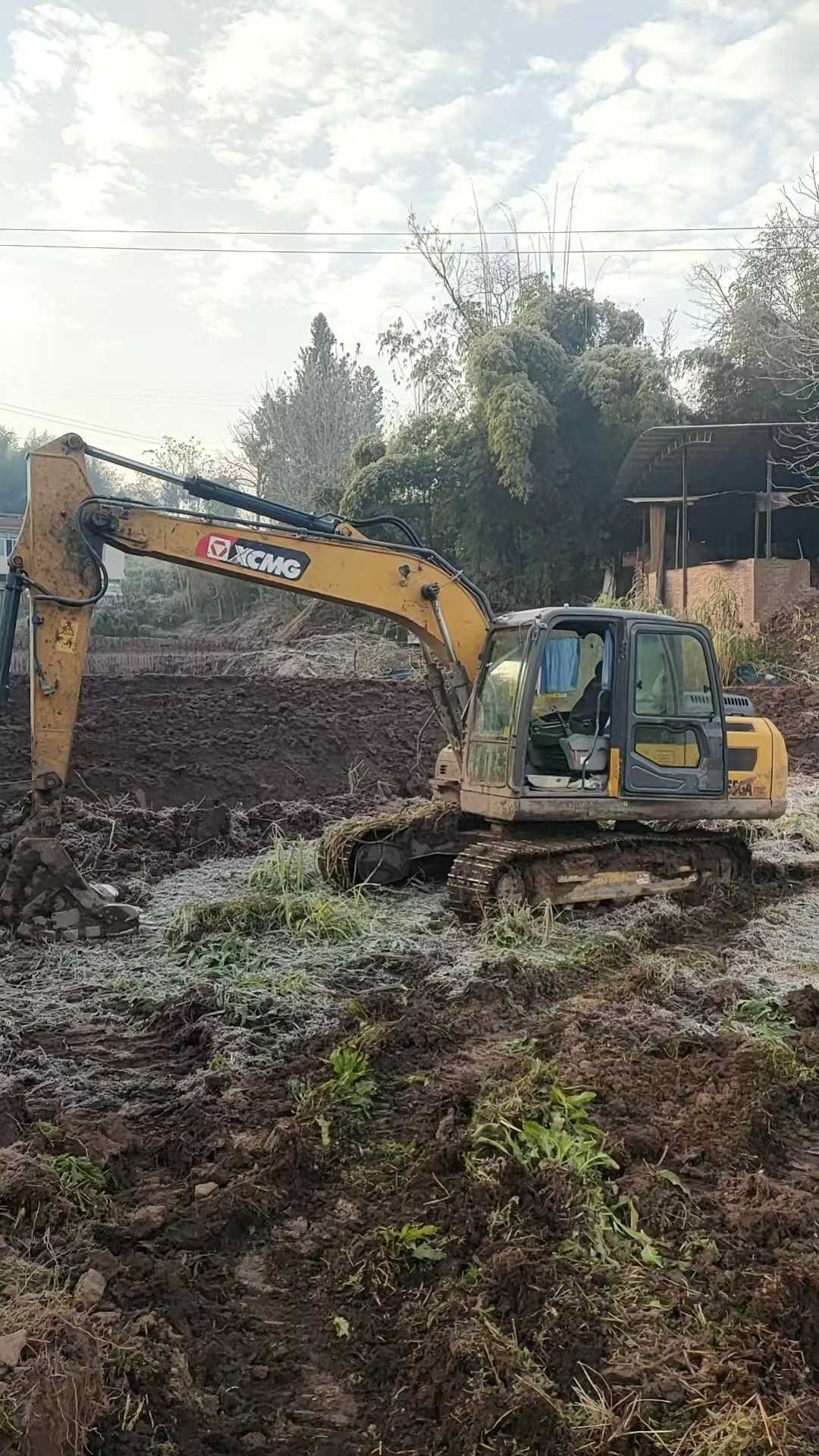 Used XCMG XE210 Excavator 2022 Model / 2