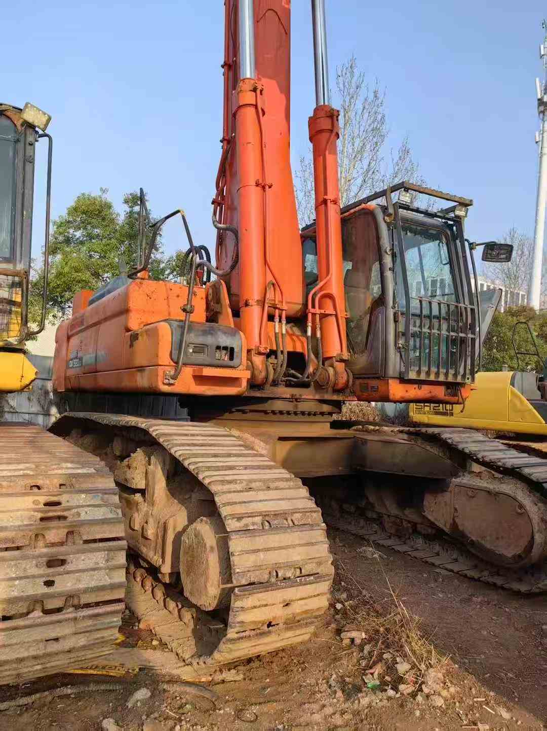 Used Doosan DX520LC Excavator 2016 Model / 8