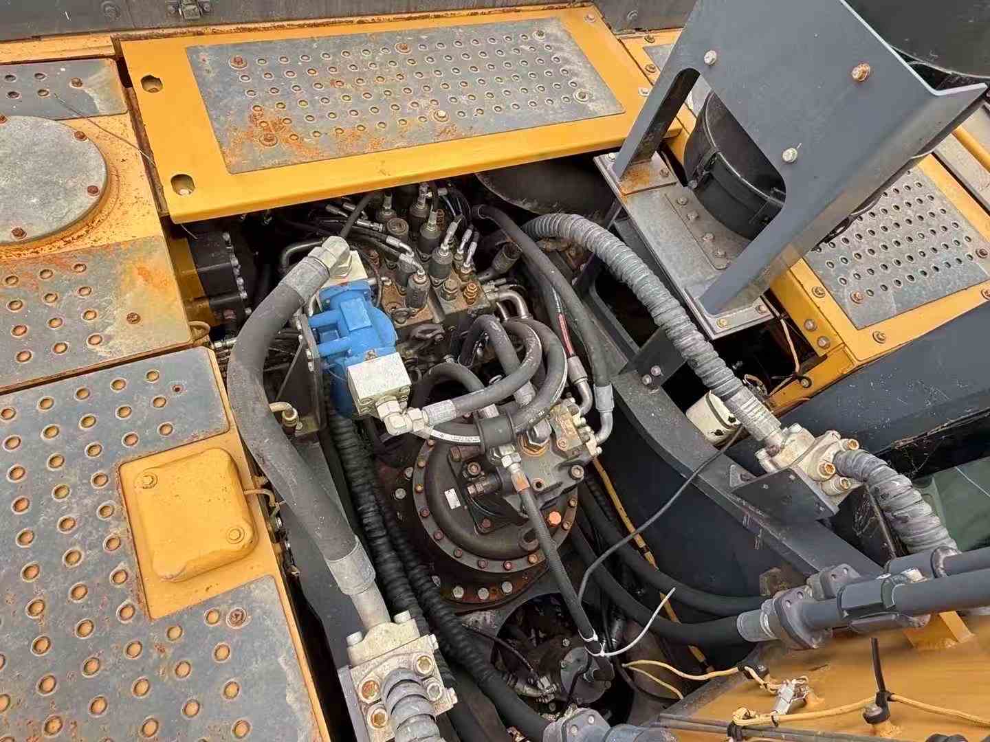 Used XCMG XE550DK Excavator 2021 Model / 7