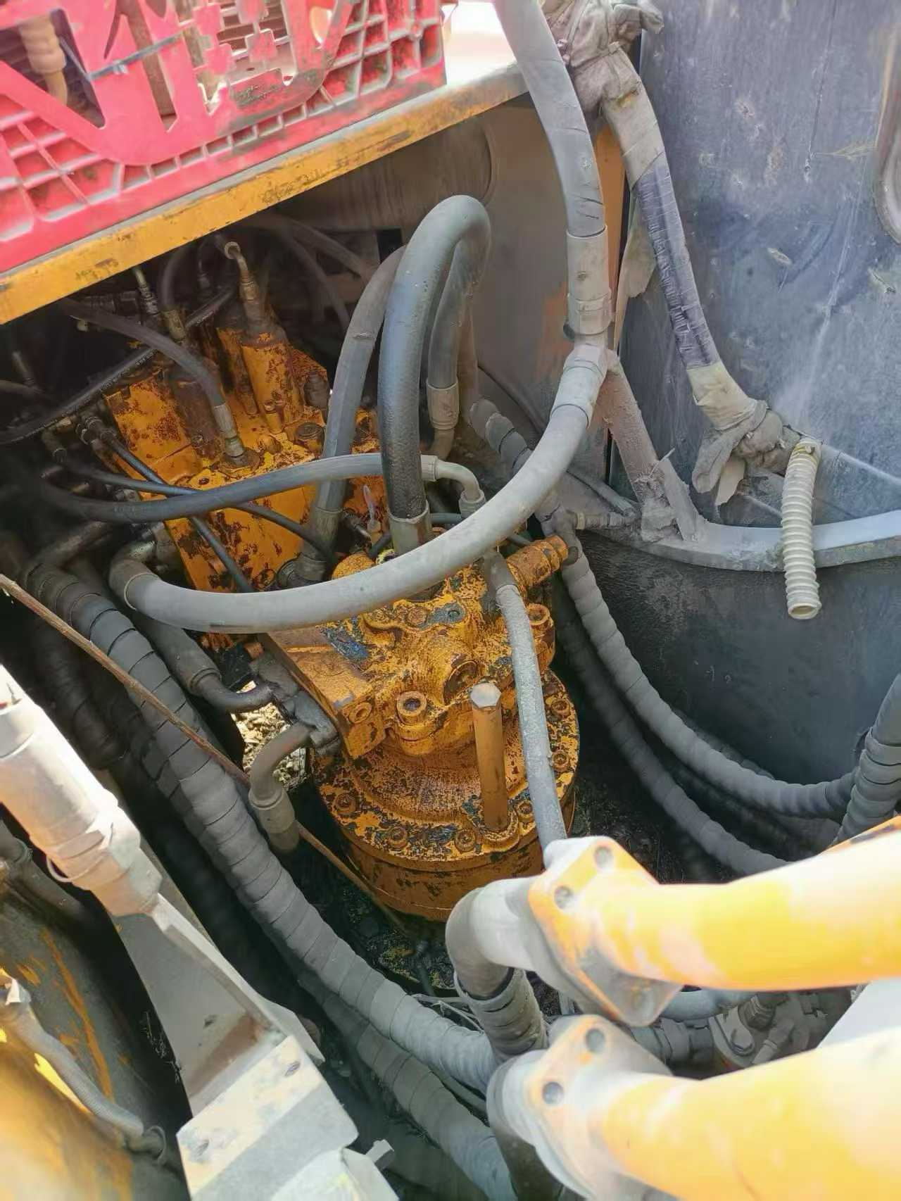 Used Hyundai R215-7 Excavator 2012 Model / 5