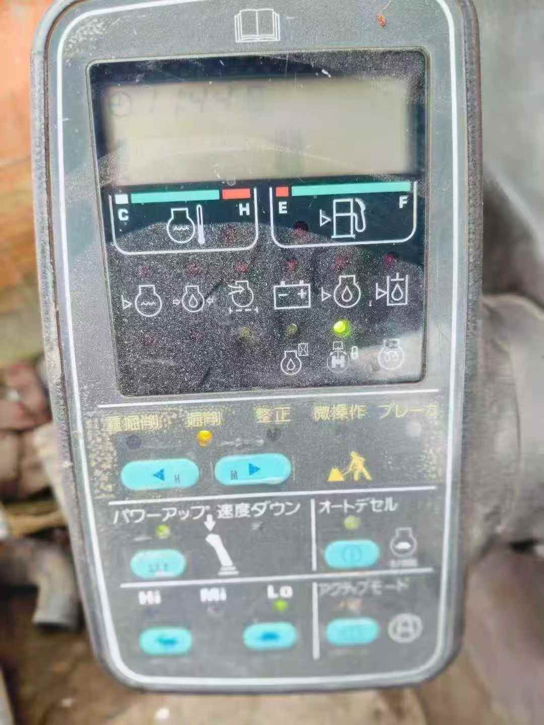 Used Komatsu PC200-6E Excavator 2016 Model / 3