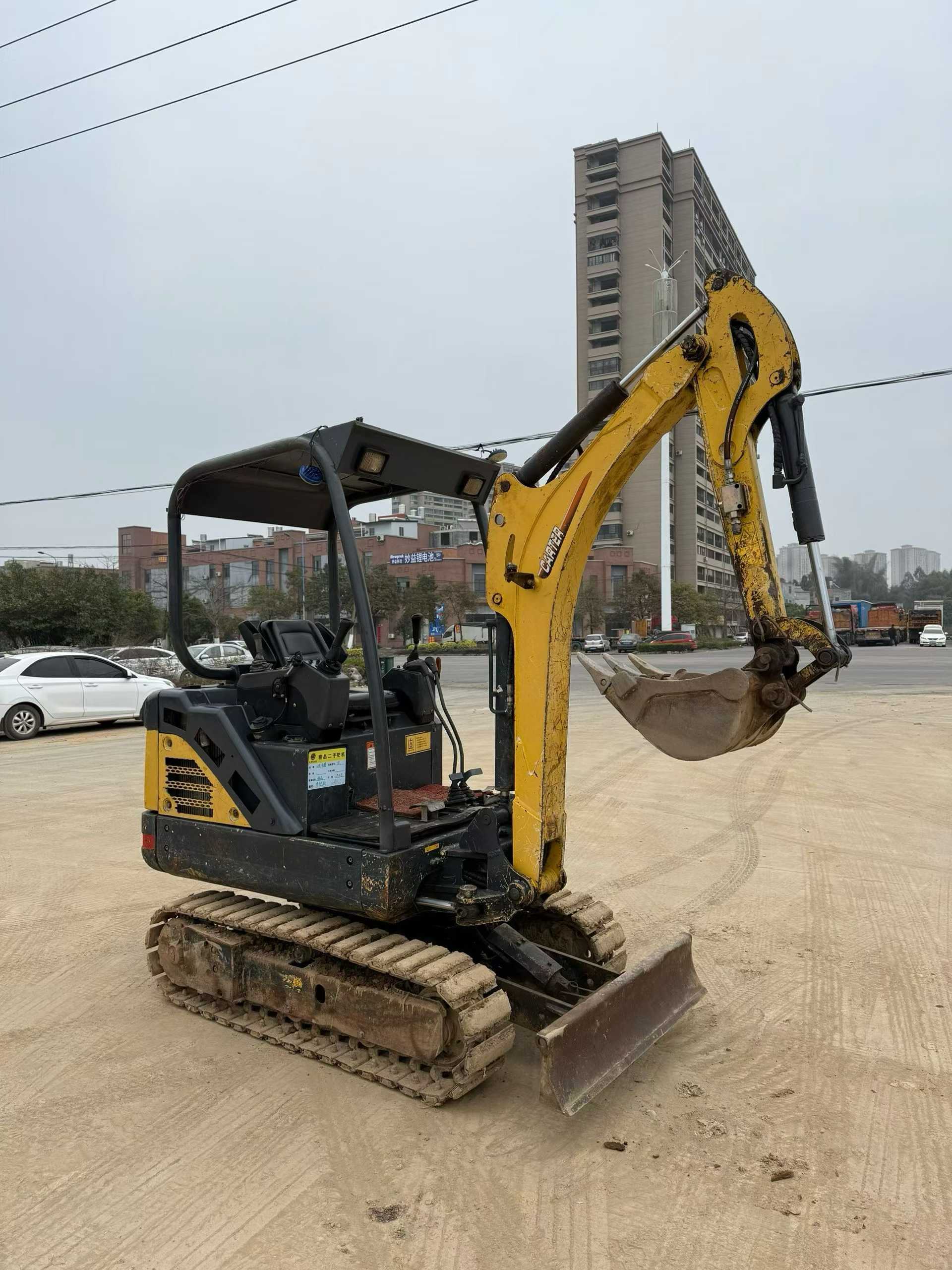 Used Caterpillar CT18 Excavator 2016 Model / 5