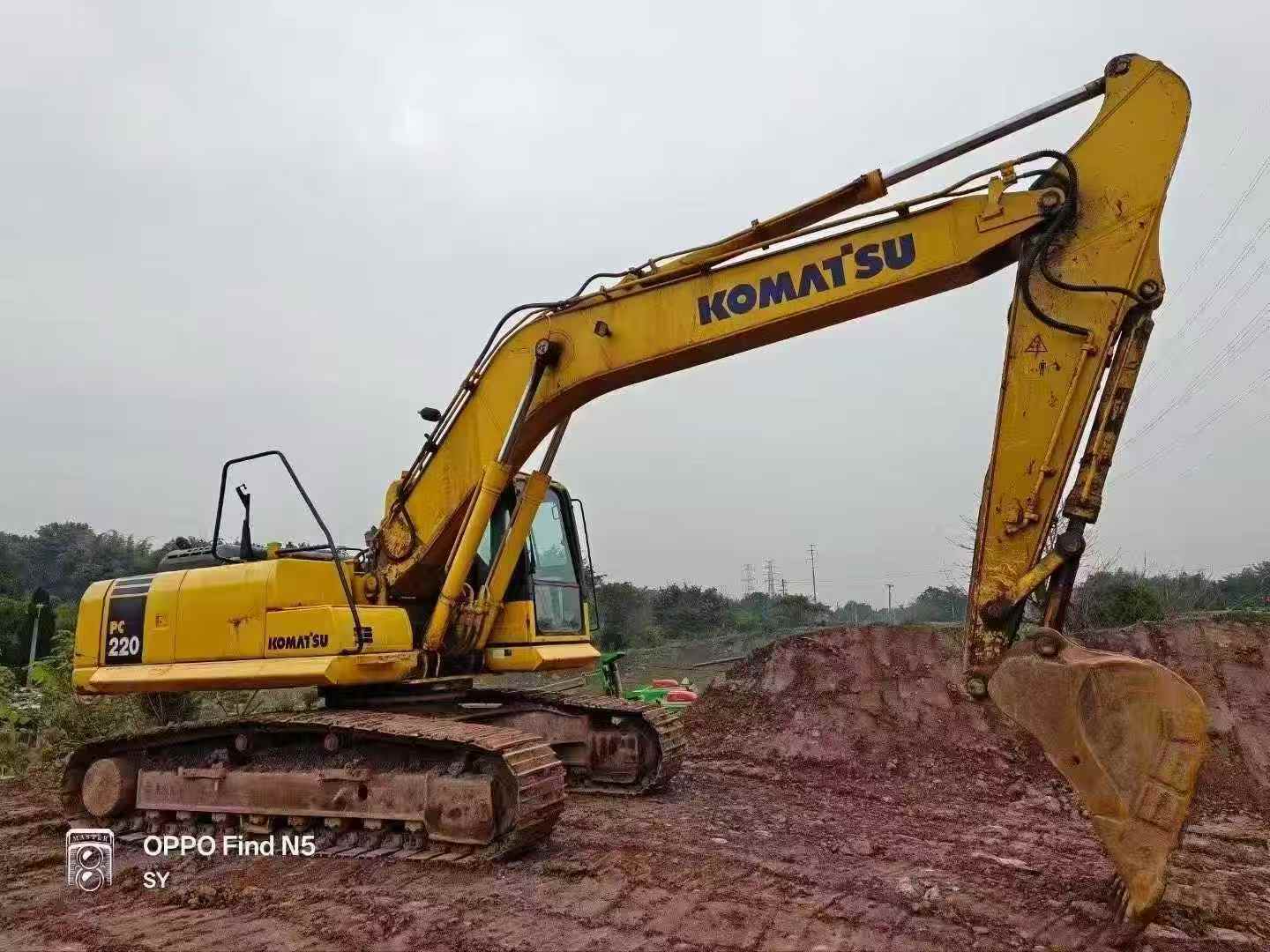 Buy Komatsu PC220 Used Excavator
