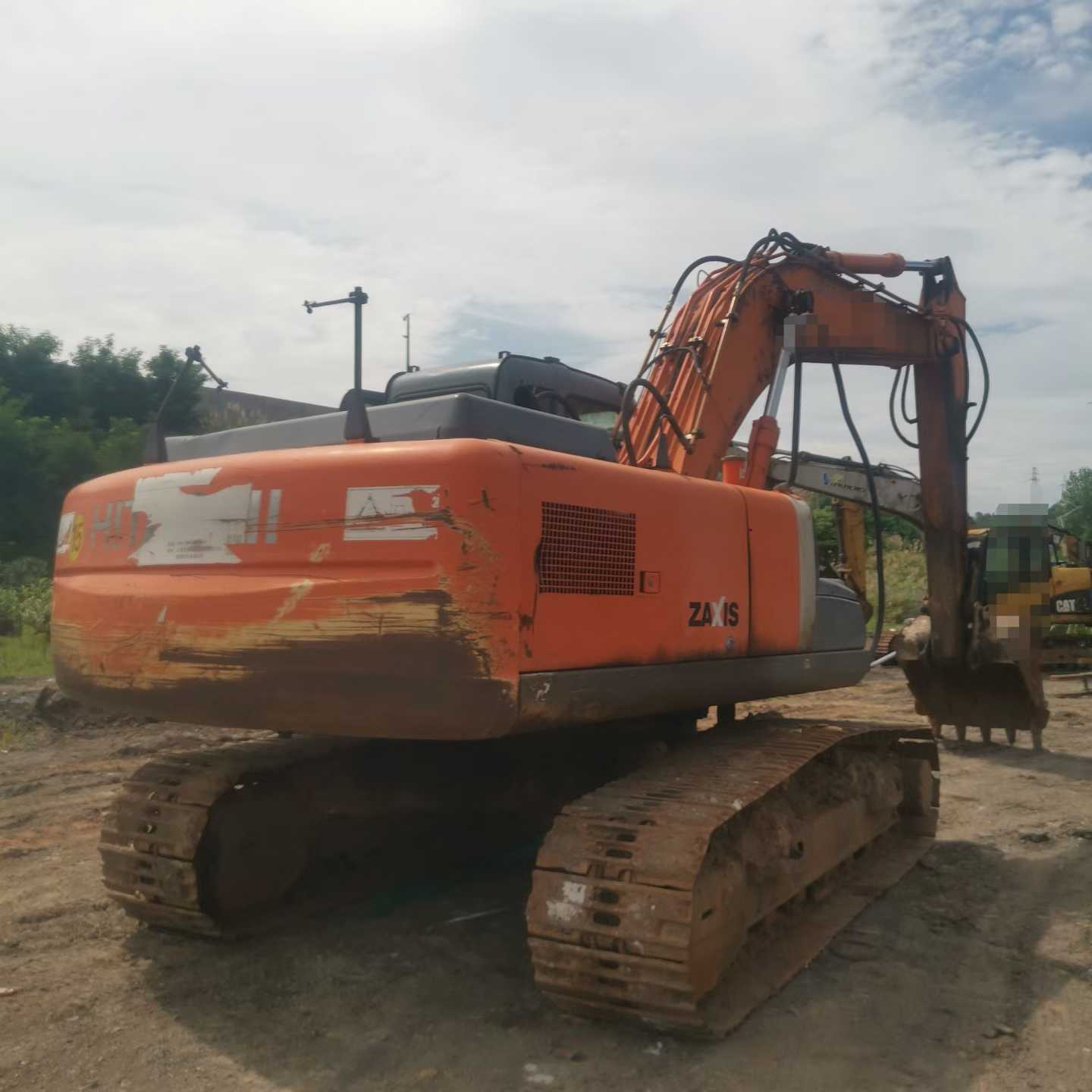 Used Hitachi ZX200-3G Excavator 2013 Model / 3