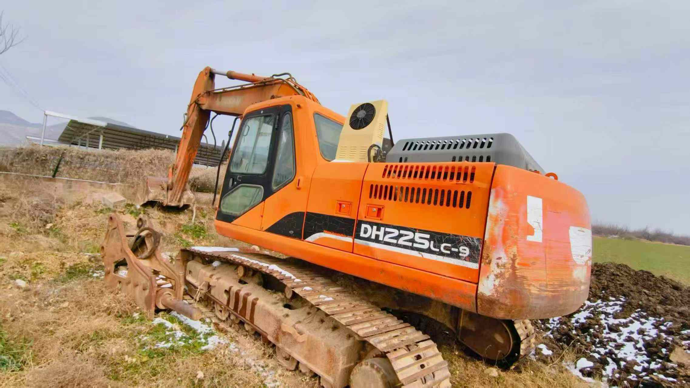 Buy Doosan S225 Used Excavator