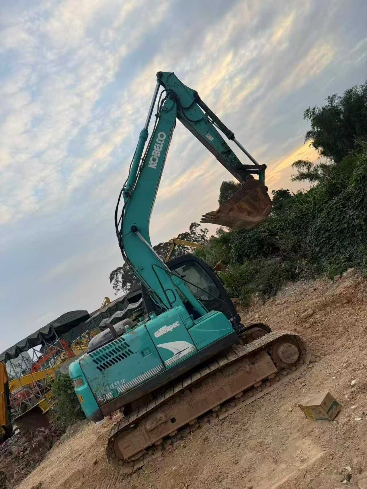 Used Kobelco SK140 Excavator 2016 Model / 3