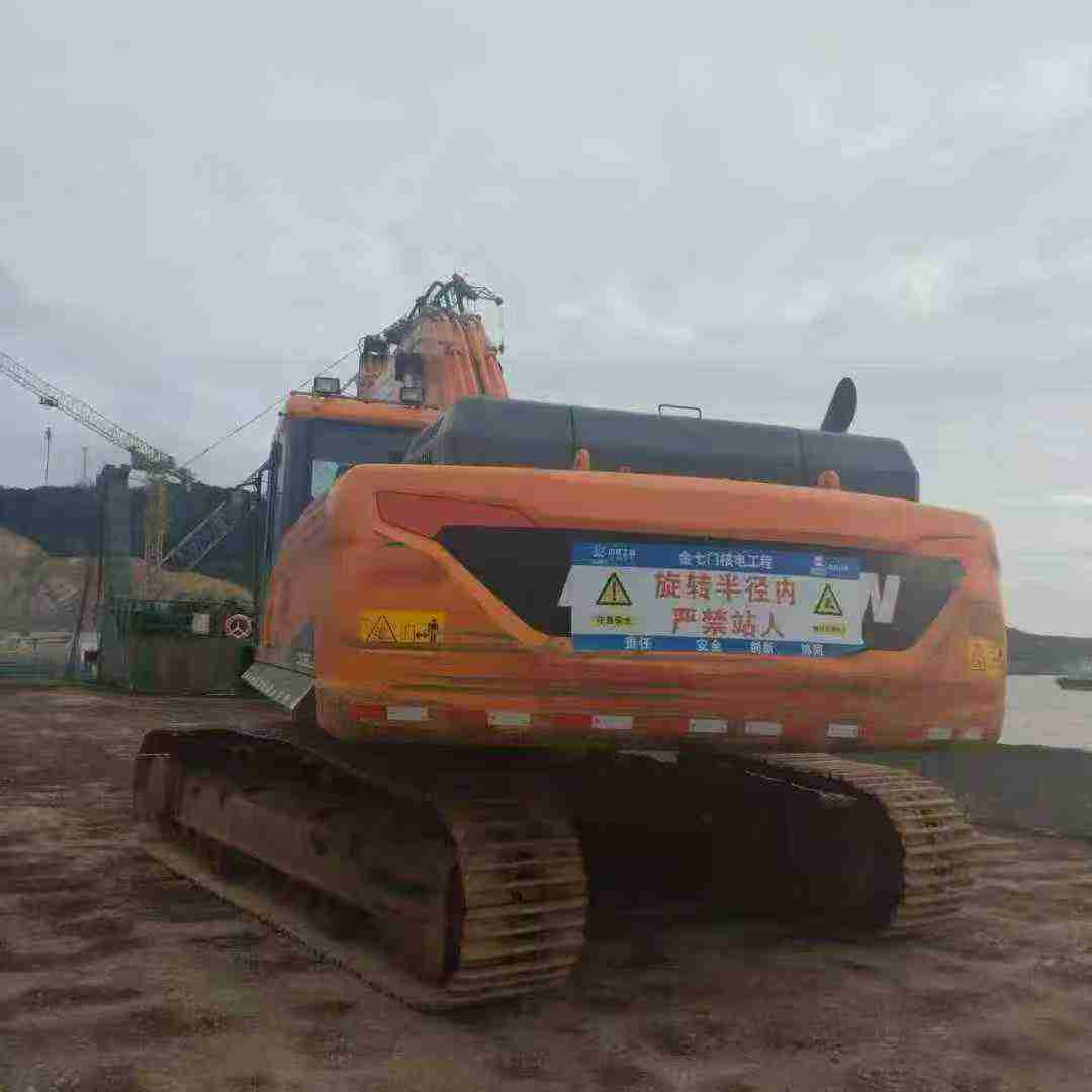 Buy Doosan DL300 Used Excavator