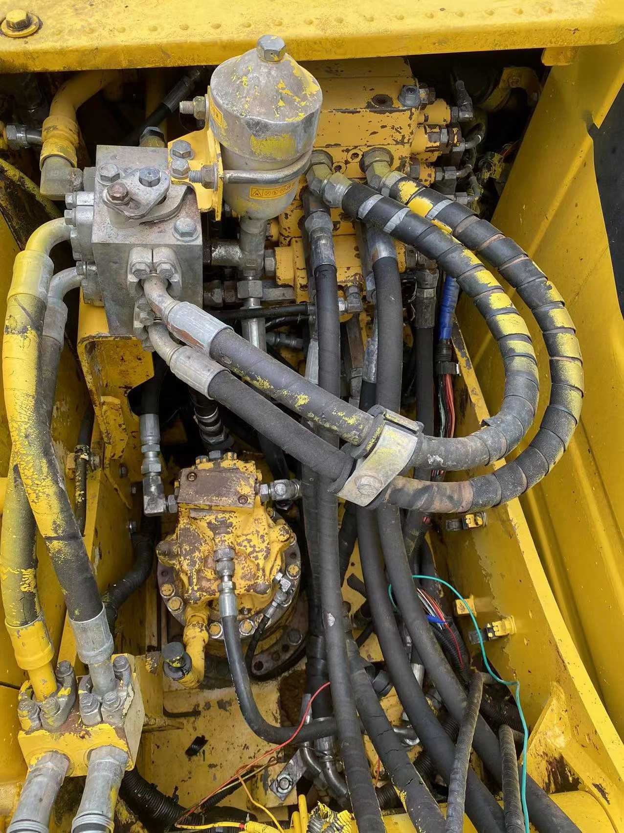 Used Komatsu PC130-8 Excavator 2016 Model / 6