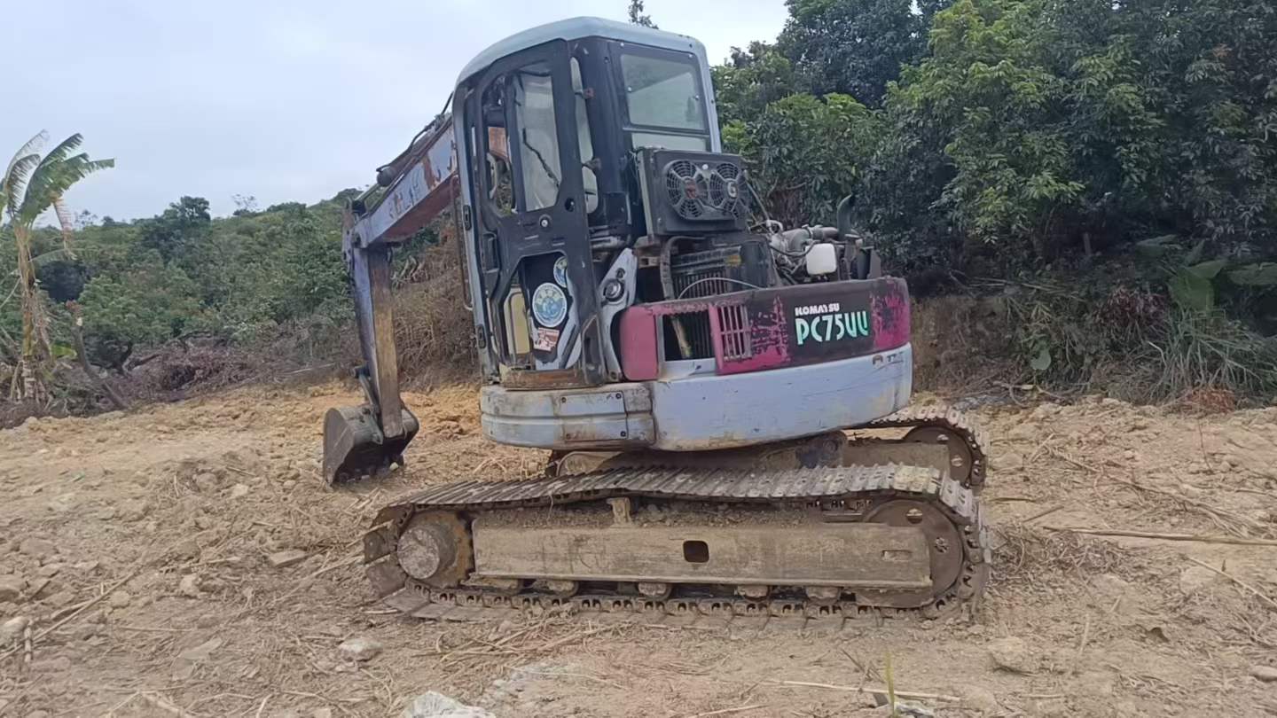 Used Komatsu PC75 Excavator 2016 Model / 2
