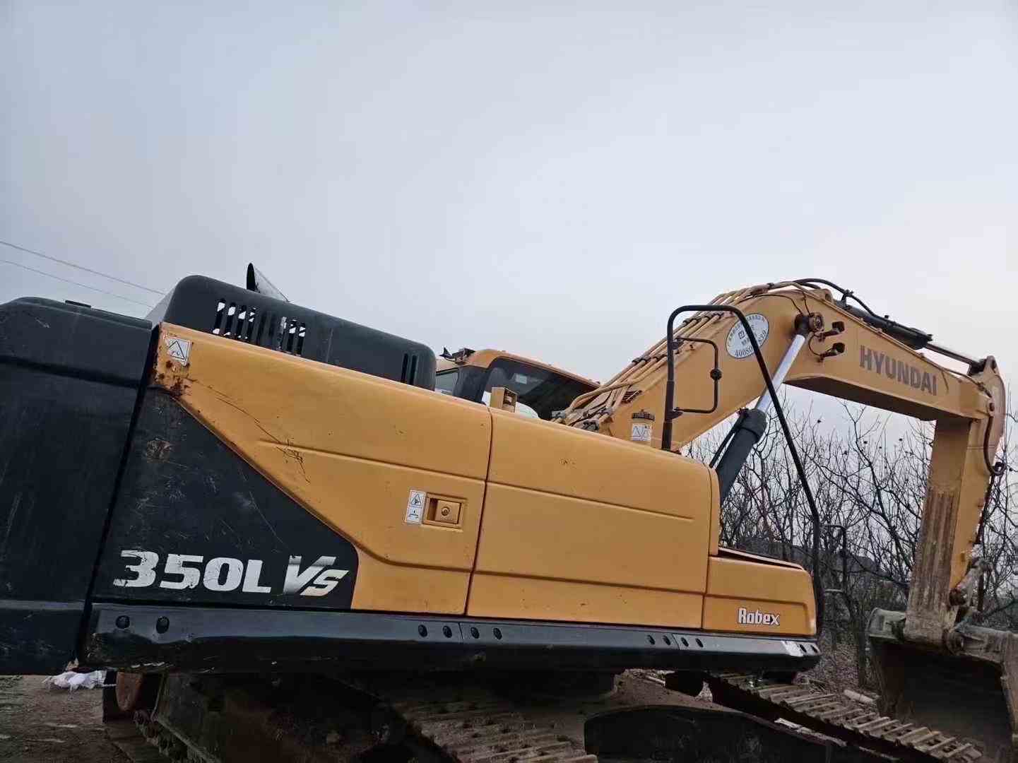 Used Hyundai 350LC-9V Excavator 2016 Model / 9