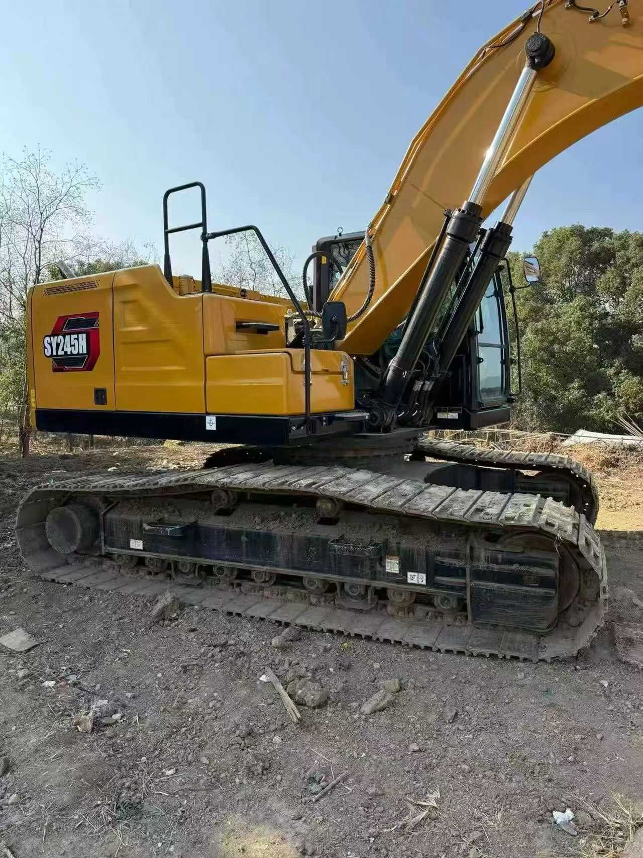 Used Sany SY245H Excavator 2016 Model / 3