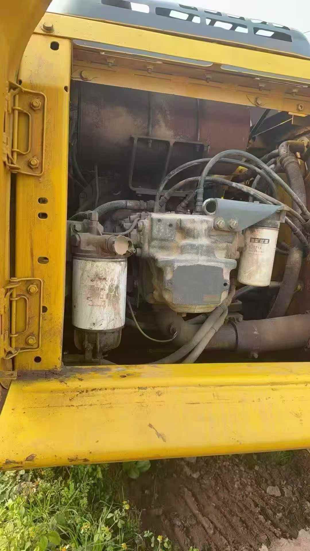 Used Komatsu PC220 Excavator 2017 Model / 4