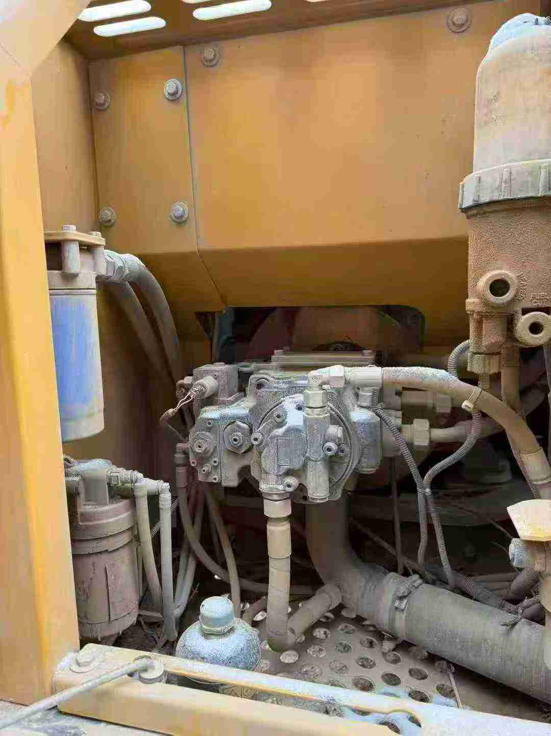 Used XCMG XE18 Excavator 2022 Model / 3