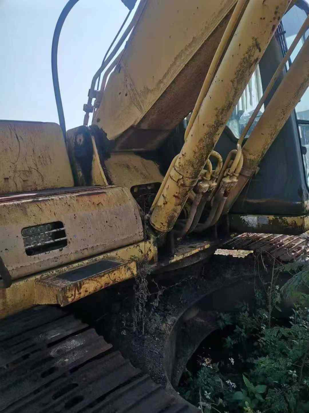 Used Komatsu PC200 Excavator 2016 Model / 4