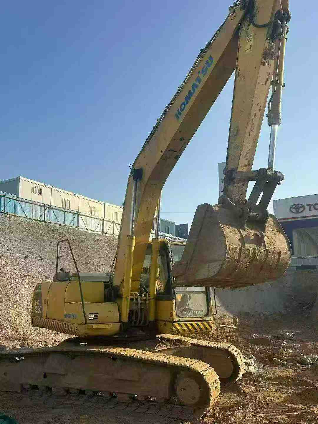 Used Komatsu PC210 Excavator 2014 Model / 4
