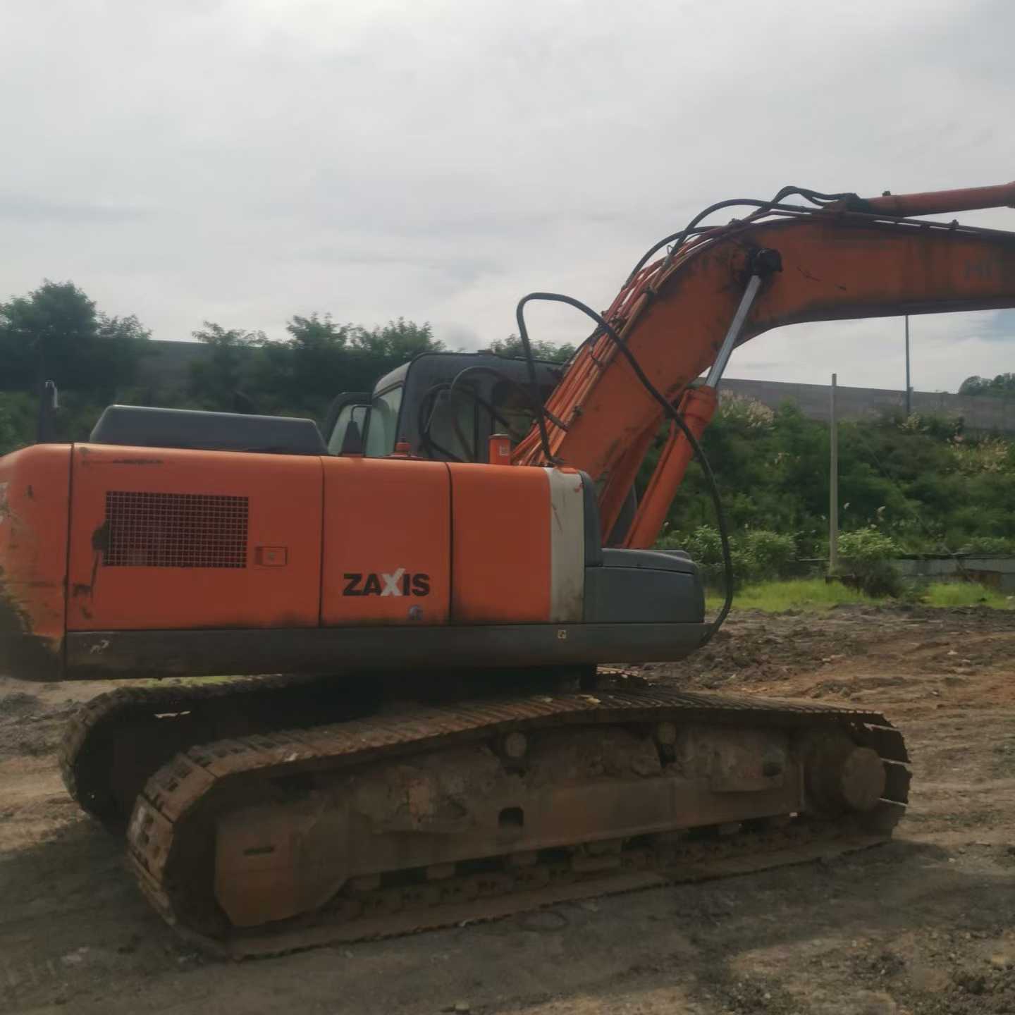 Buy Hitachi ZX200-3G Used Excavator