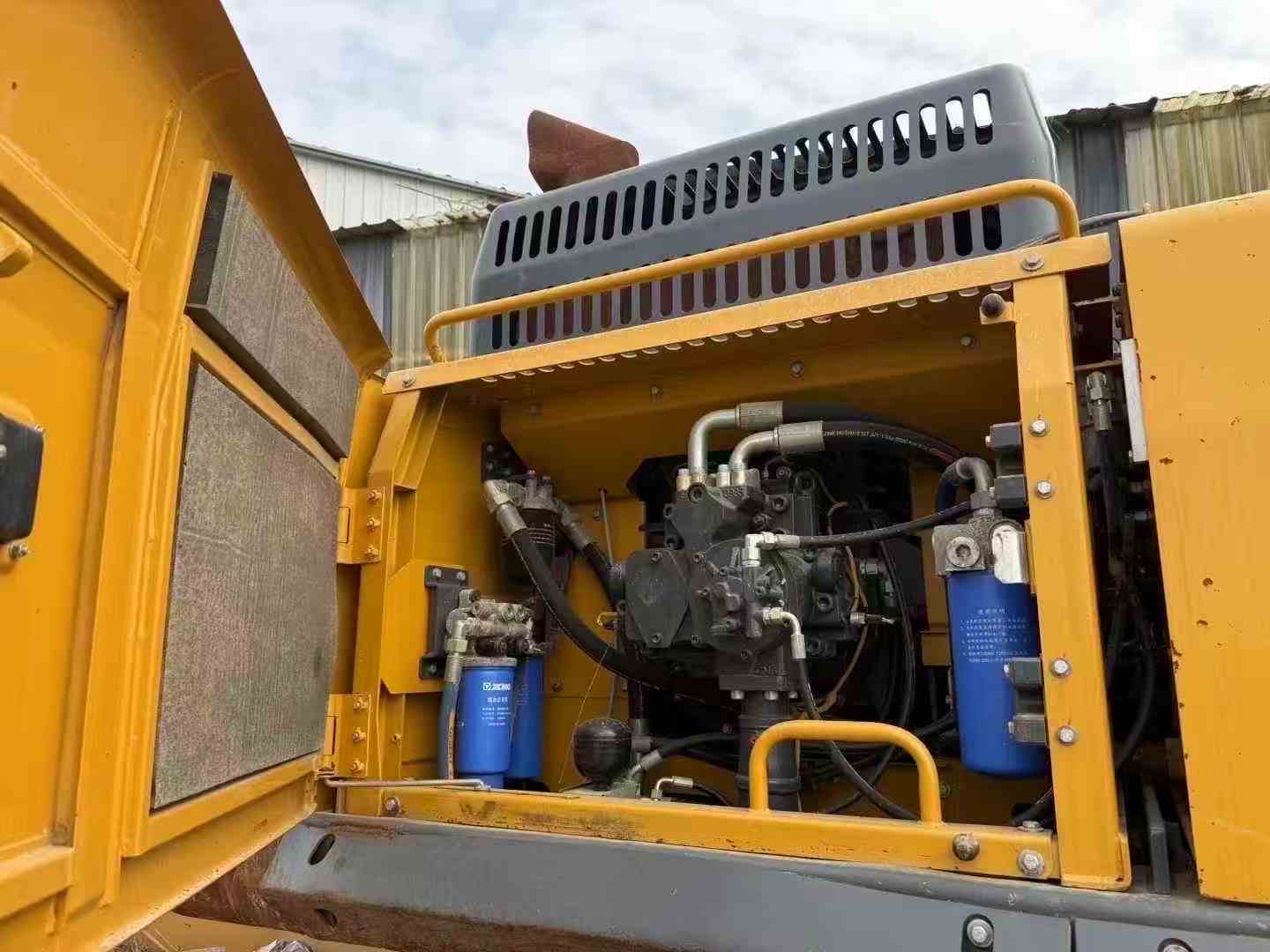 Used XCMG XE550DK Excavator 2021 Model / 9