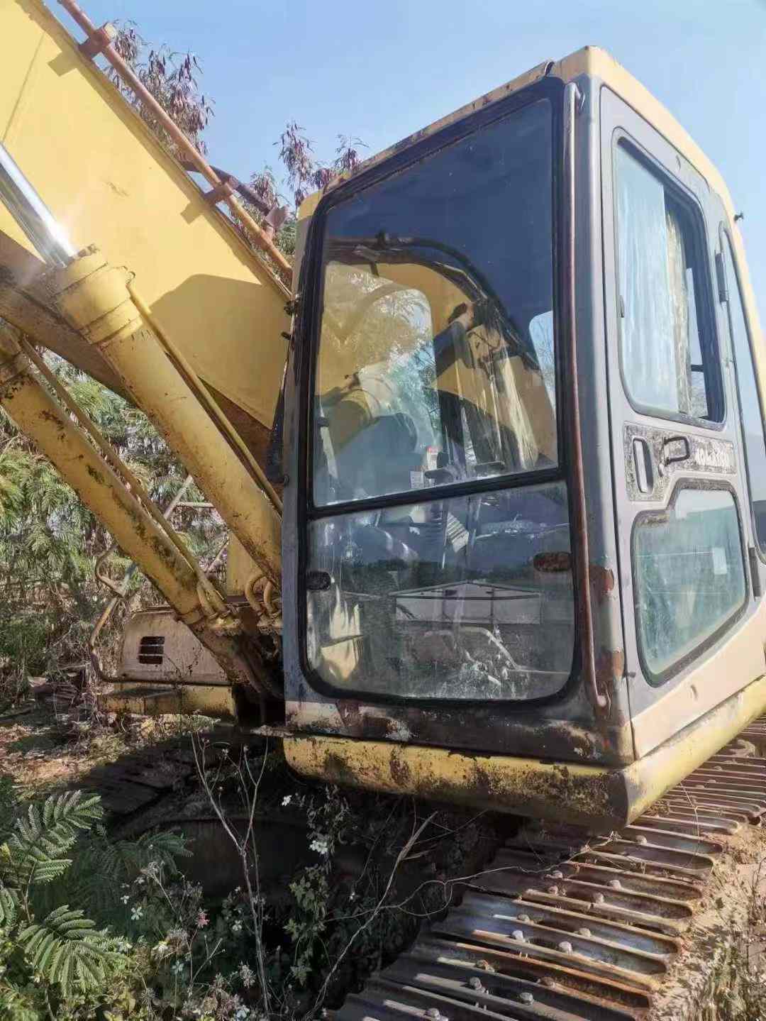 Buy Komatsu PC200 Used Excavator