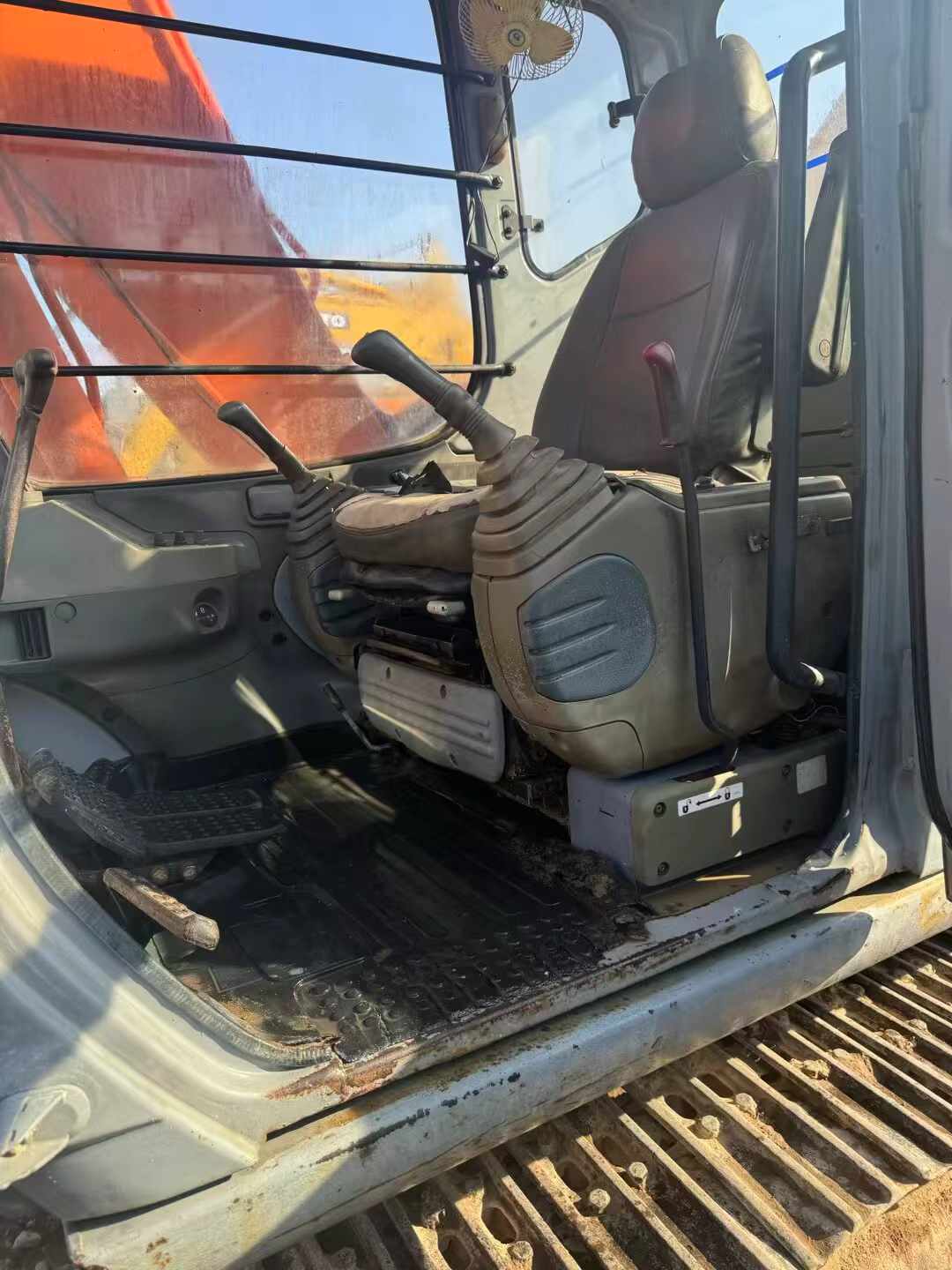 Buy Hitachi EX100-5 Used Excavator / 4 Used Hitachi EX100-5 Excavator 2016 Model / 4