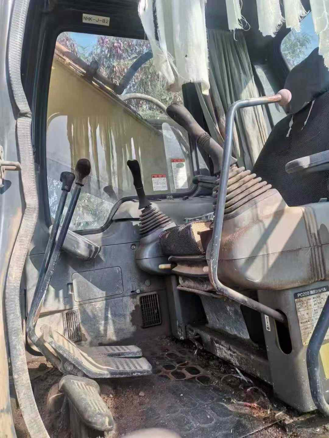 Used Komatsu PC200 Excavator 2016 Model / 5