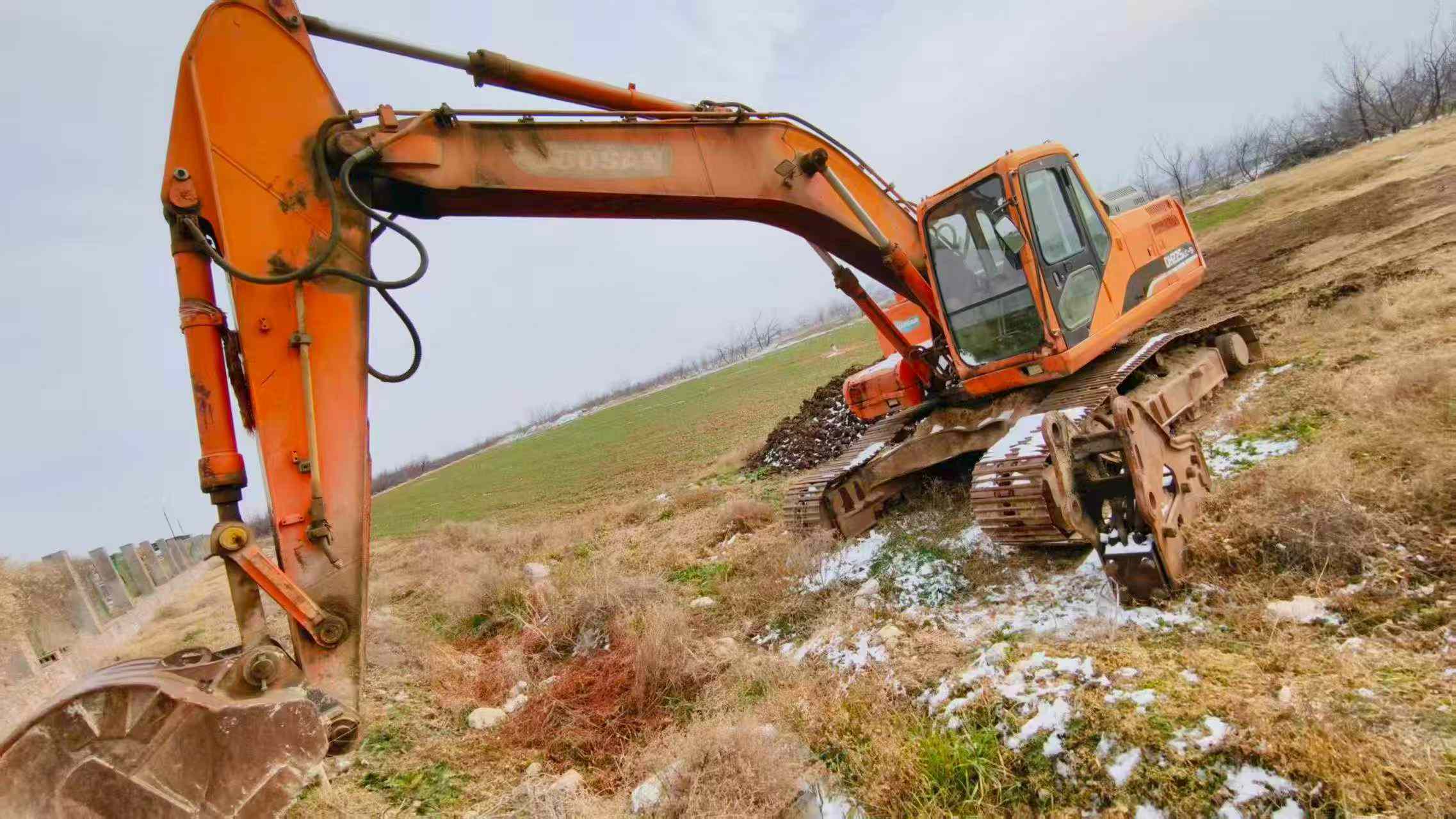 Used Doosan S225 Excavator 2011 Model / 3