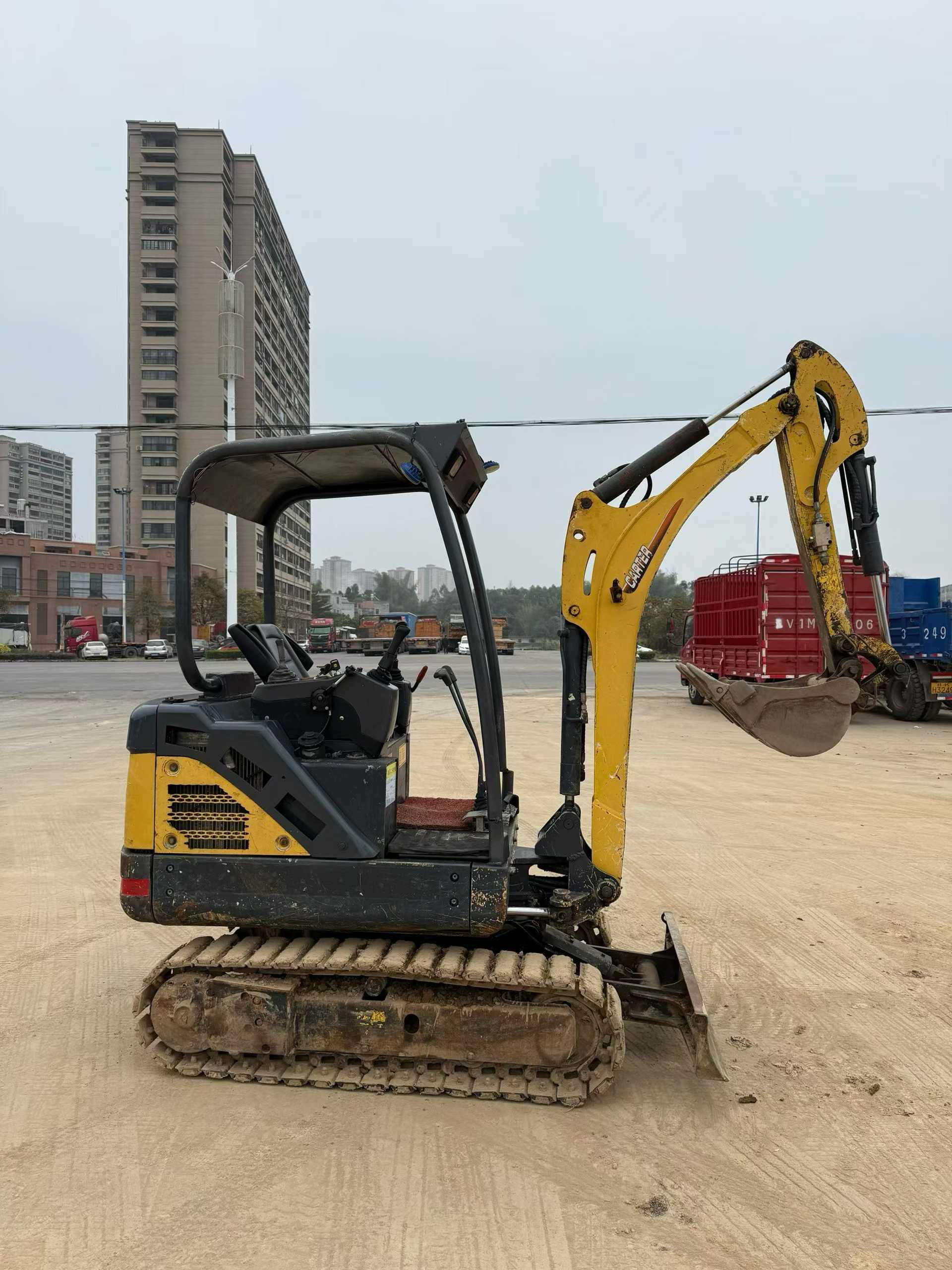 Used Caterpillar CT18 Excavator 2016 Model / 3