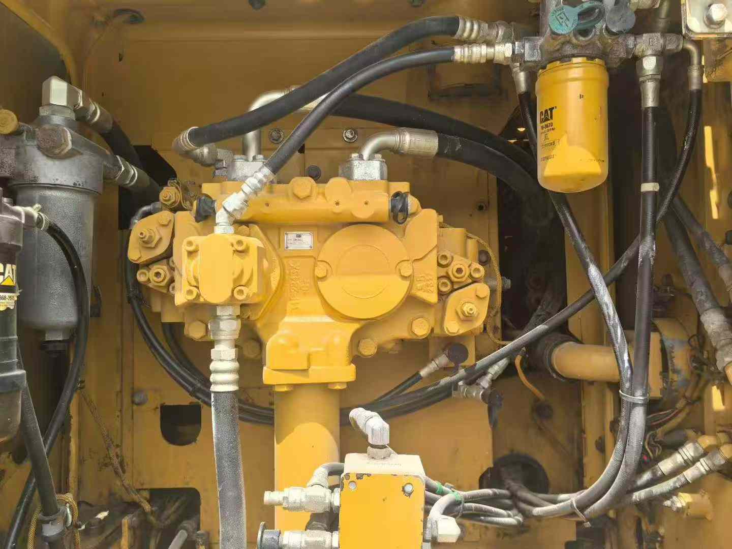 Buy Caterpillar 320E Used Excavator / 8 Used Caterpillar 320E Excavator 2016 Model / 8