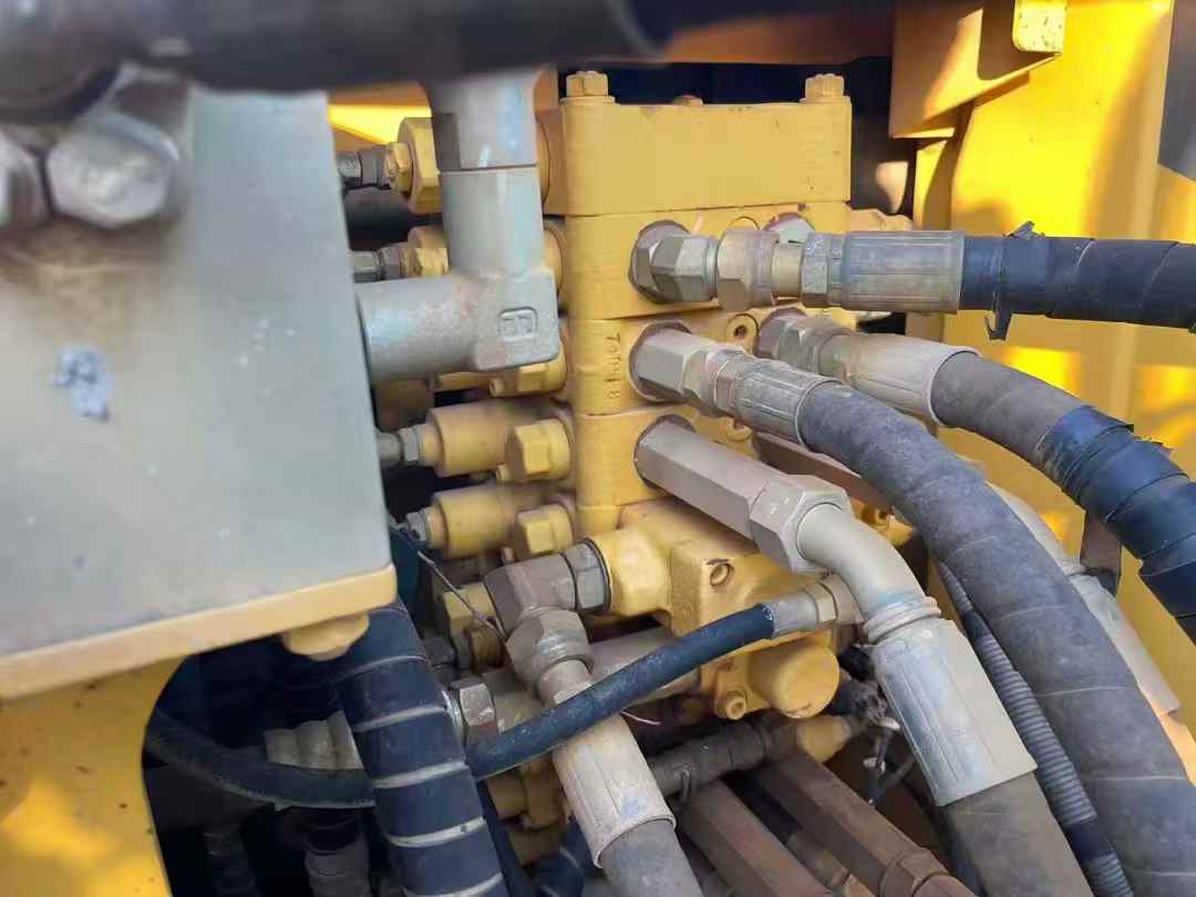 Used Komatsu PC130-8 Excavator 2017 Model / 3