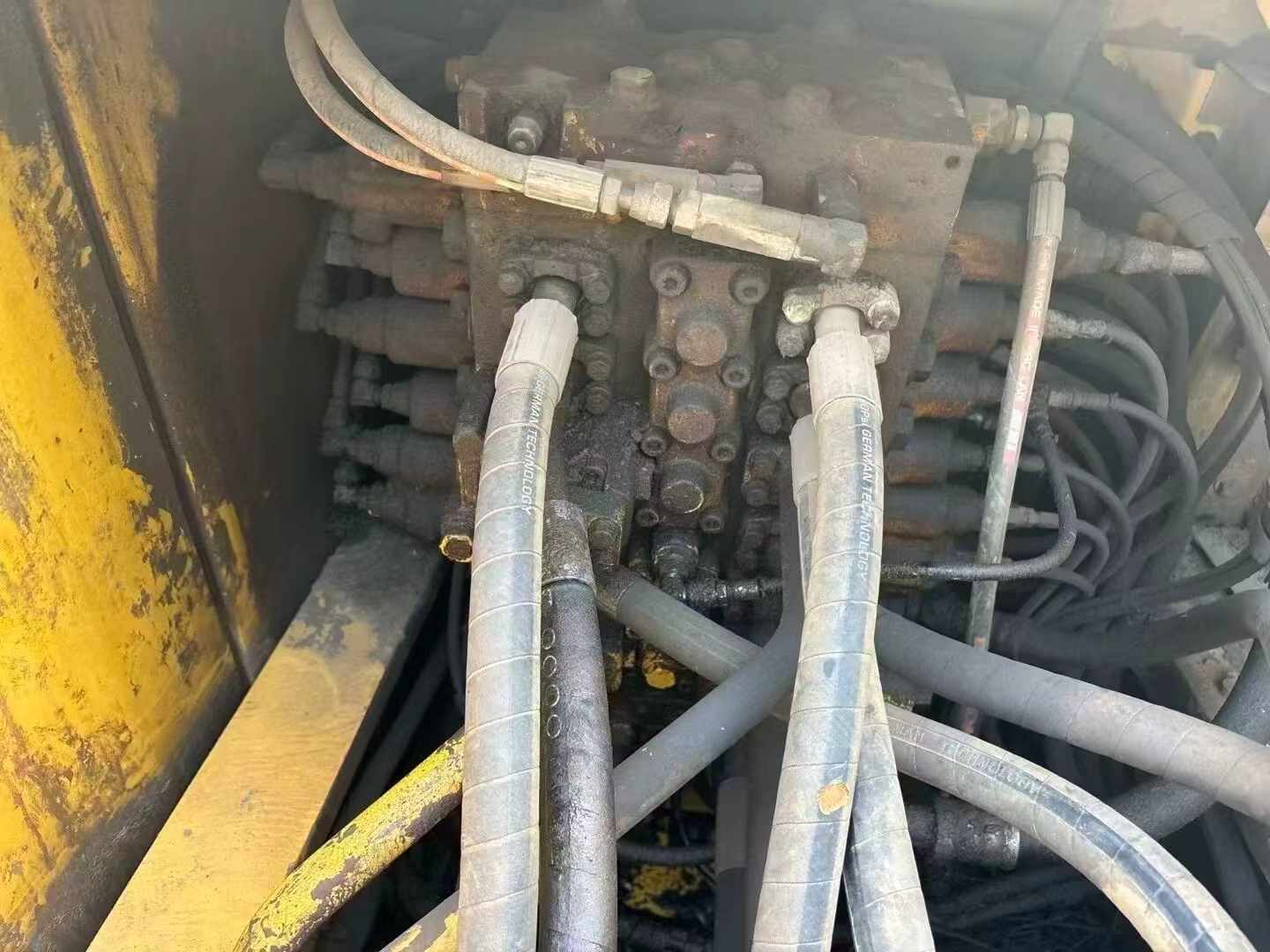 Used Komatsu PC200-8N1 Excavator 2016 Model / 6