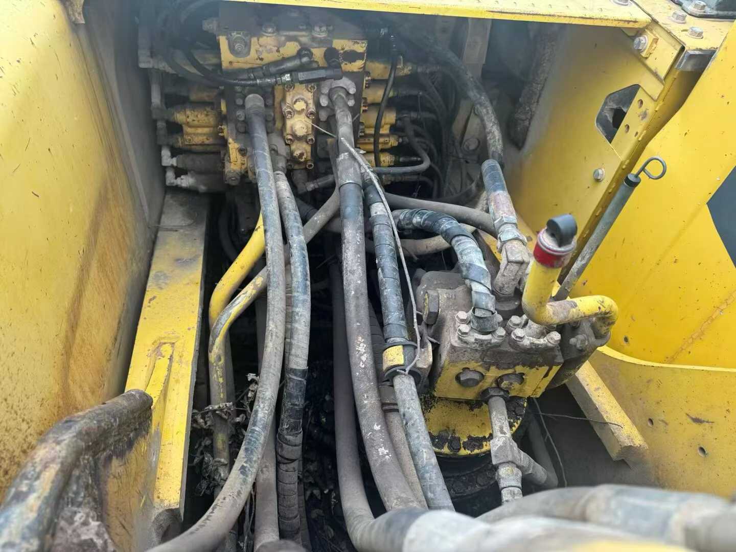 Used Komatsu PC240LC-8M0 Excavator 2015 Model / 2