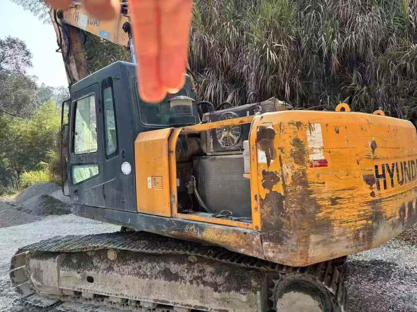 Used Hyundai R215VSN Excavator 2010 Model / 3