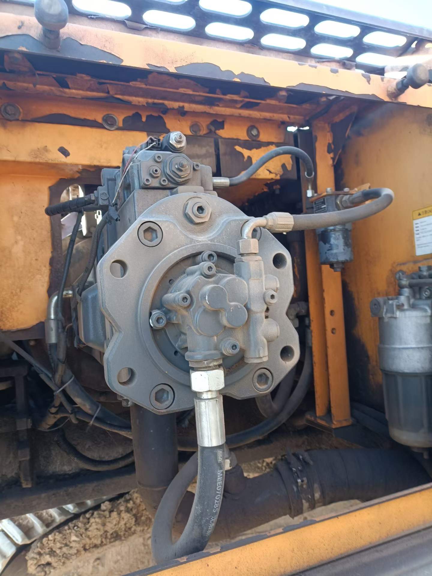 Used Sany SW305K Excavator 2013 Model / 4