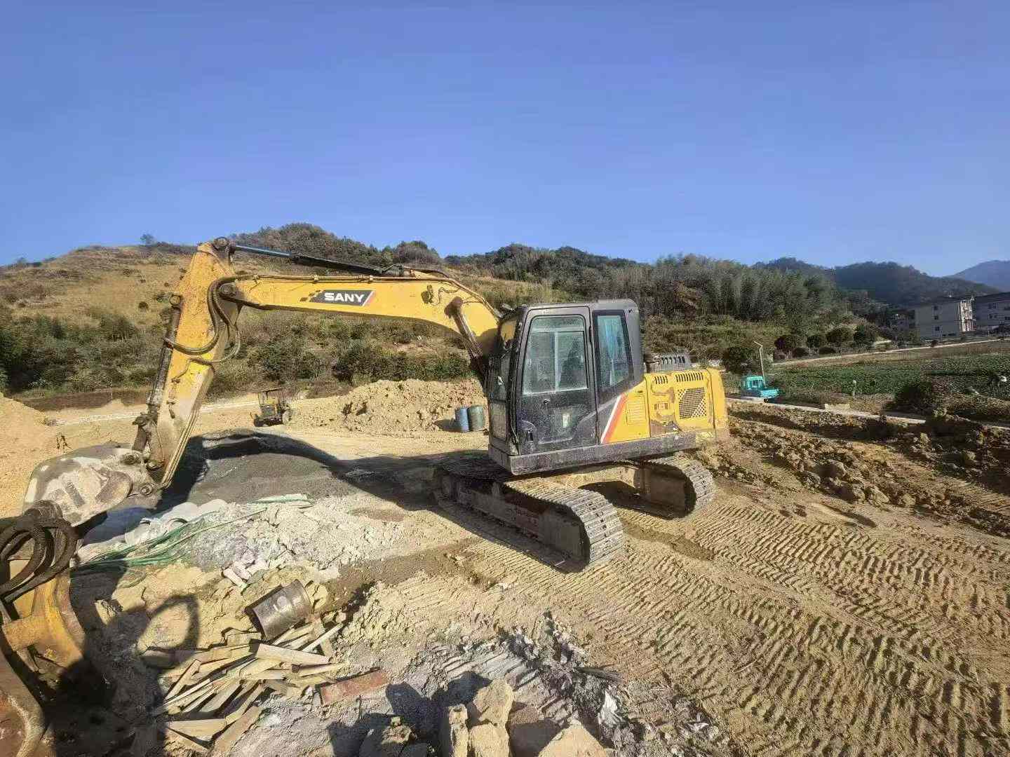 Buy Sany SY125H Used Excavator