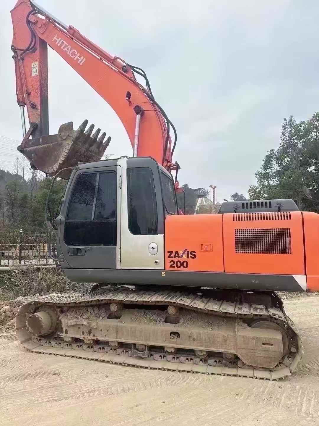 Used Hitachi ZX200-3G Excavator 2013 Model / 3