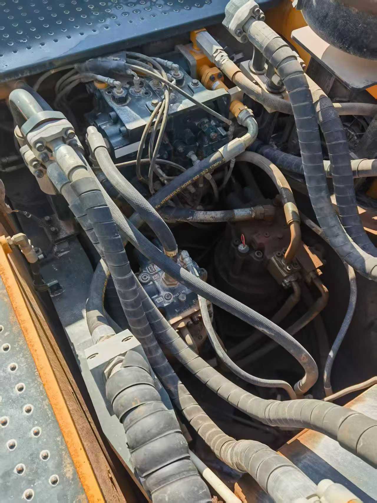 Used Hyundai HX60 Excavator 2022 Model / 4