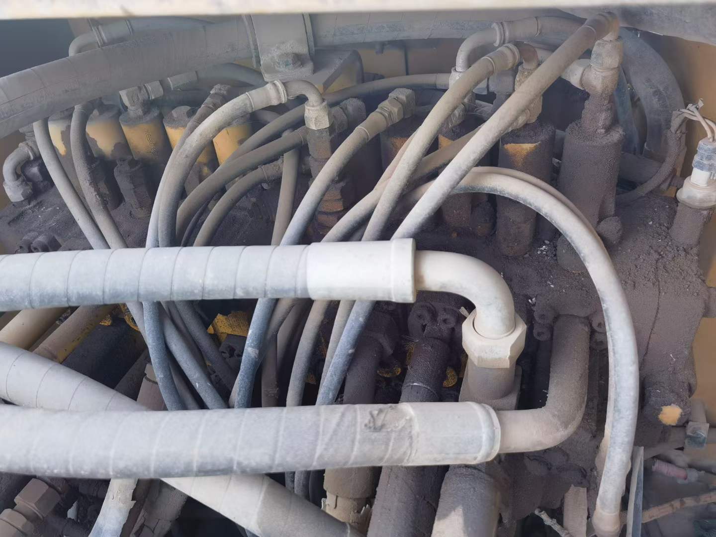 Used Caterpillar 323D2L Excavator 2014 Model / 5