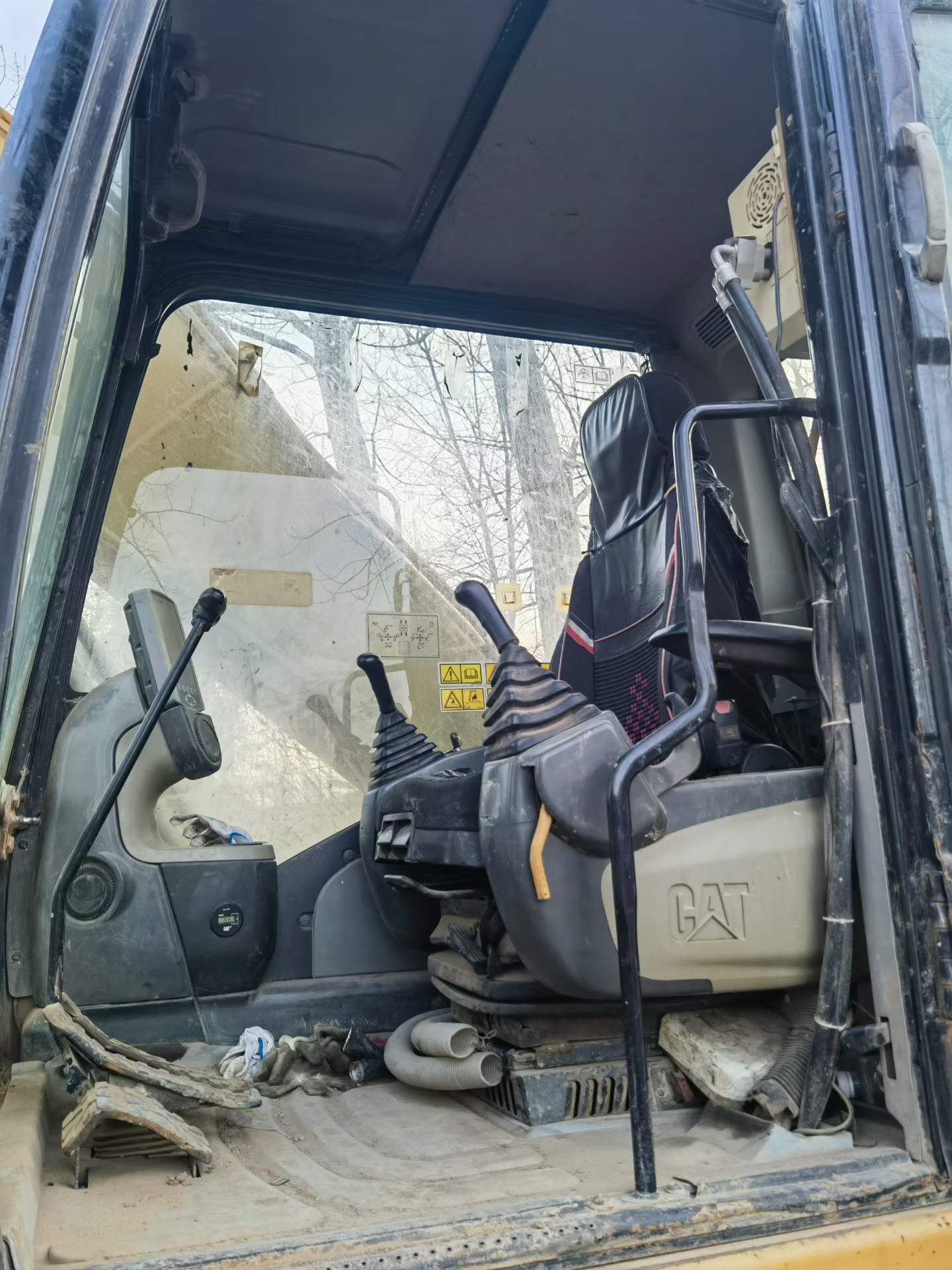Used Caterpillar 323D2L Excavator 2014 Model / 9
