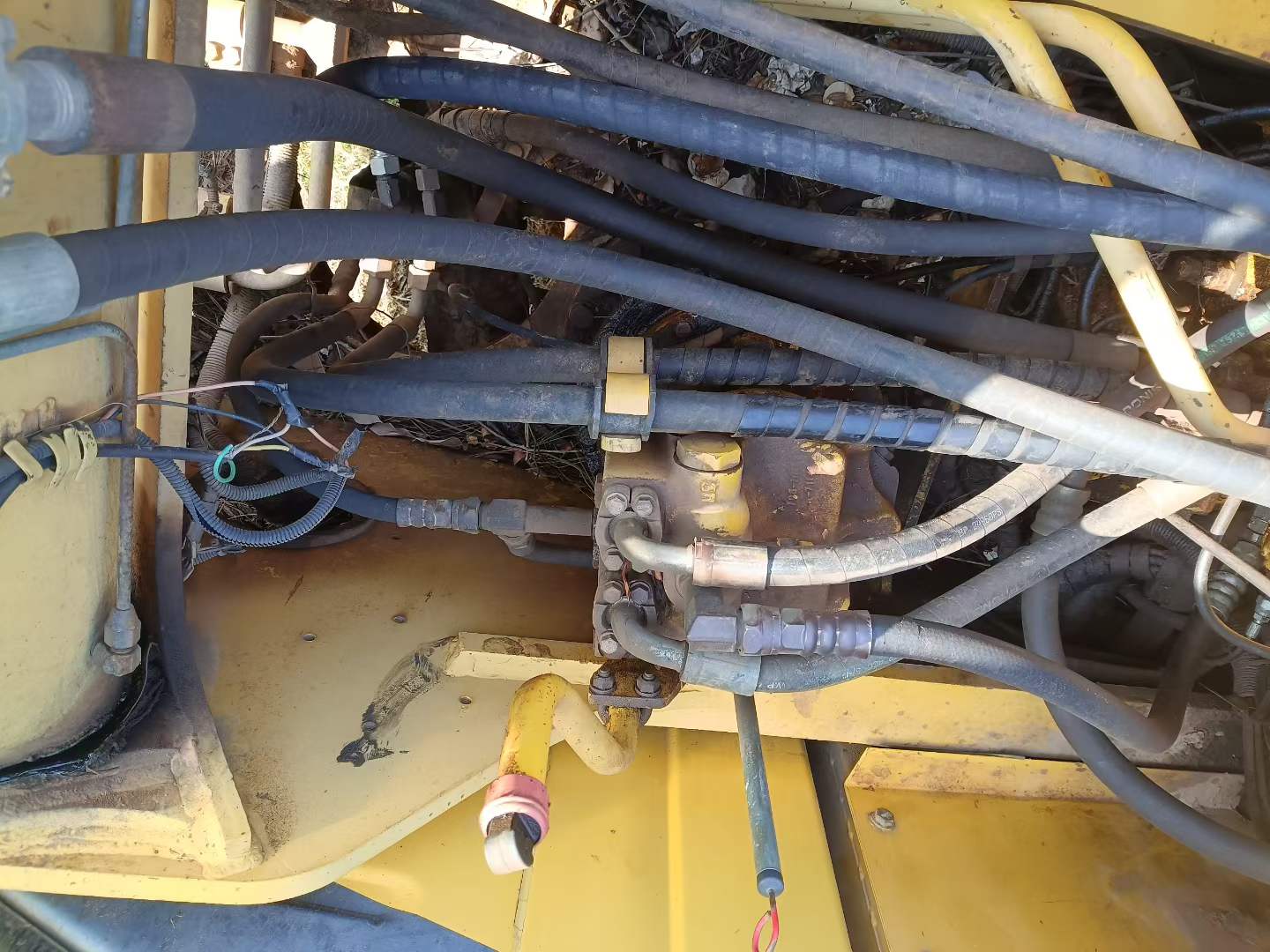 Used Komatsu PC200-8N1 Excavator 2016 Model / 6