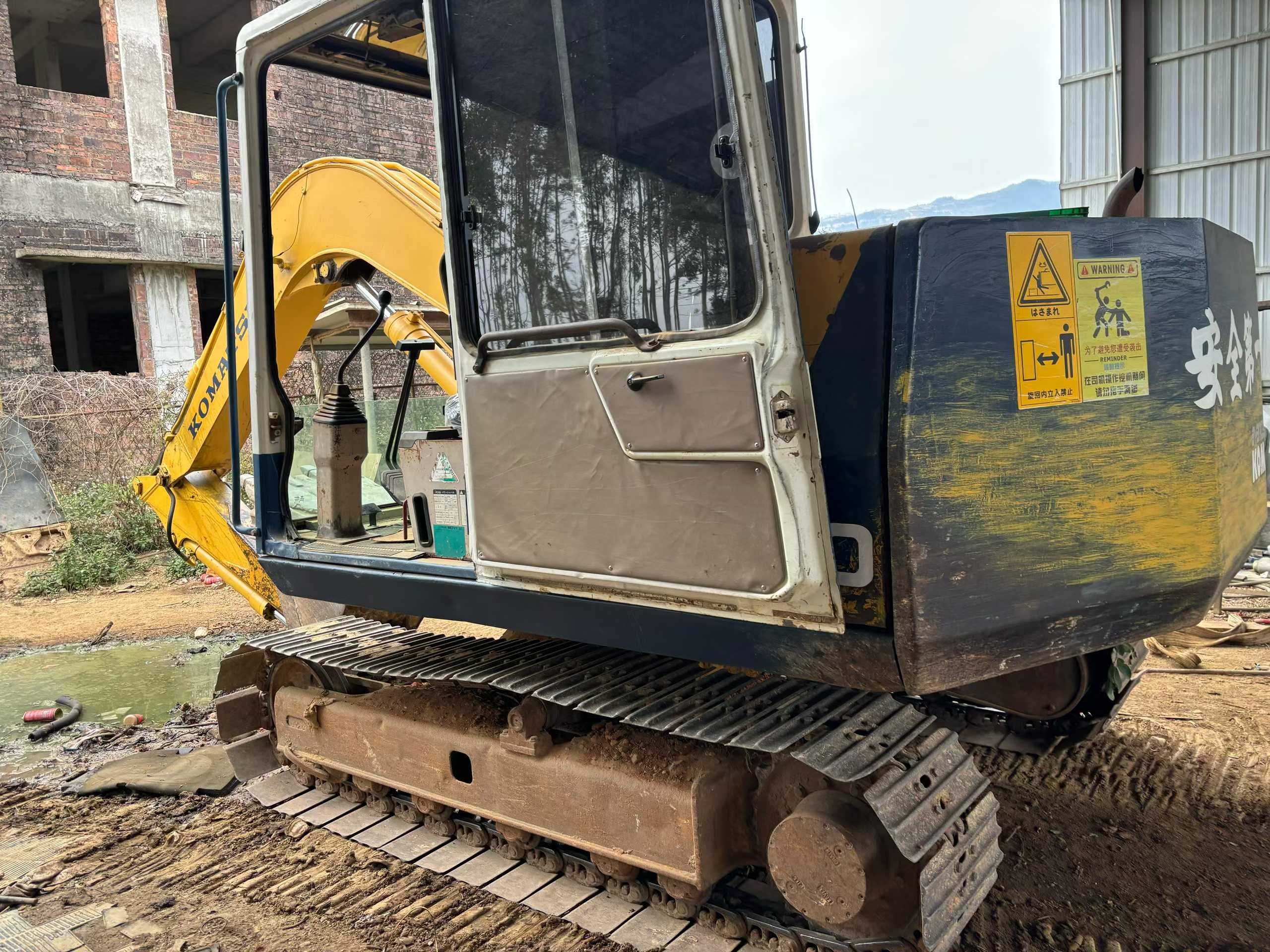 Used Komatsu PC60-6 Excavator 2016 Model / 2