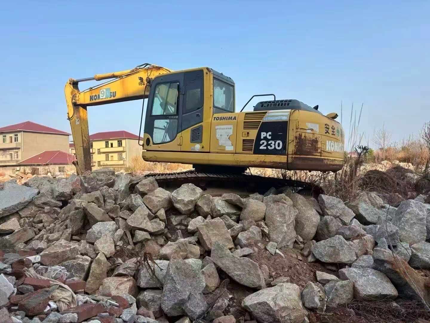 Buy Komatsu PC200-8N1 Used Excavator