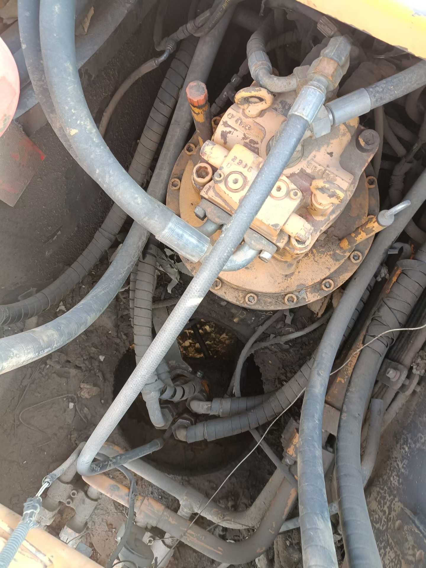 Used Sany SW305K Excavator 2013 Model / 3