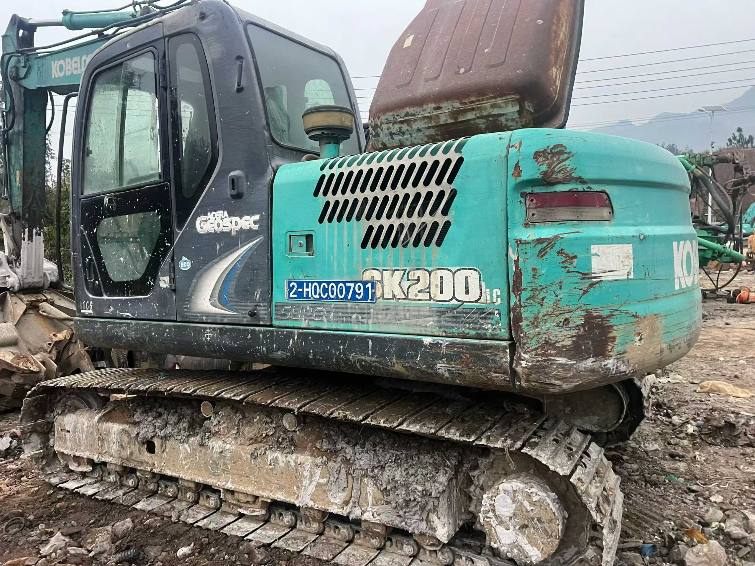 Used Kobelco SK140 Excavator 2012 Model / 3