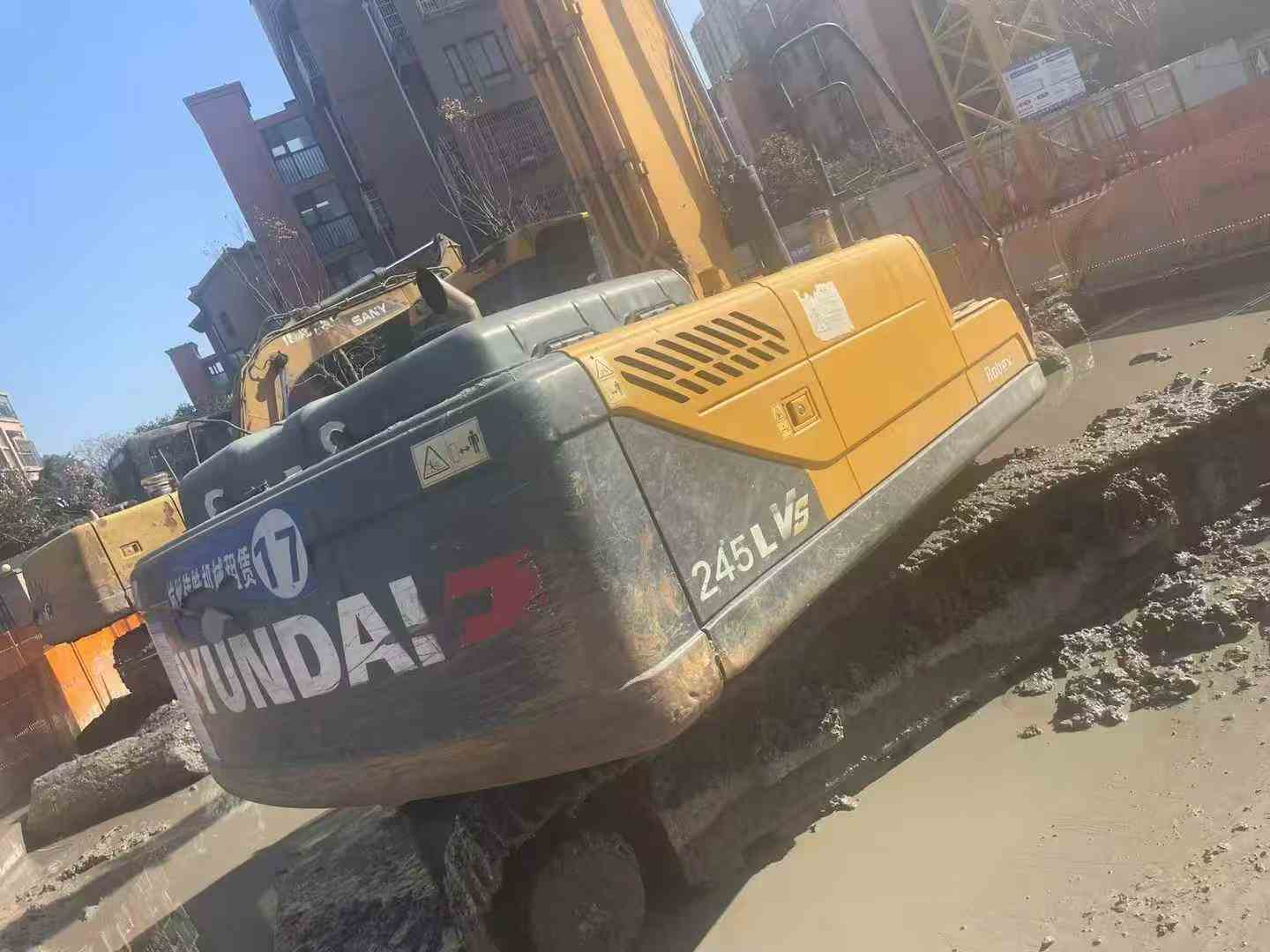 Used Hyundai R225LVS Excavator 2020 Model / 2