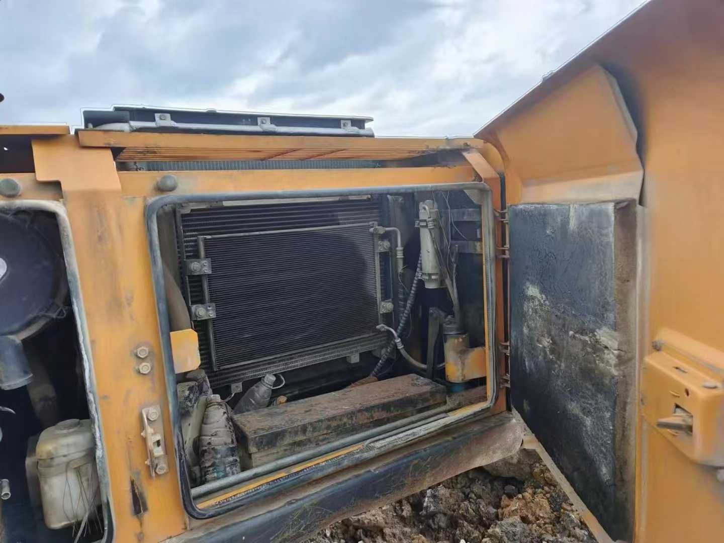 Used Sany SY215ACE Excavator 2011 Model / 7