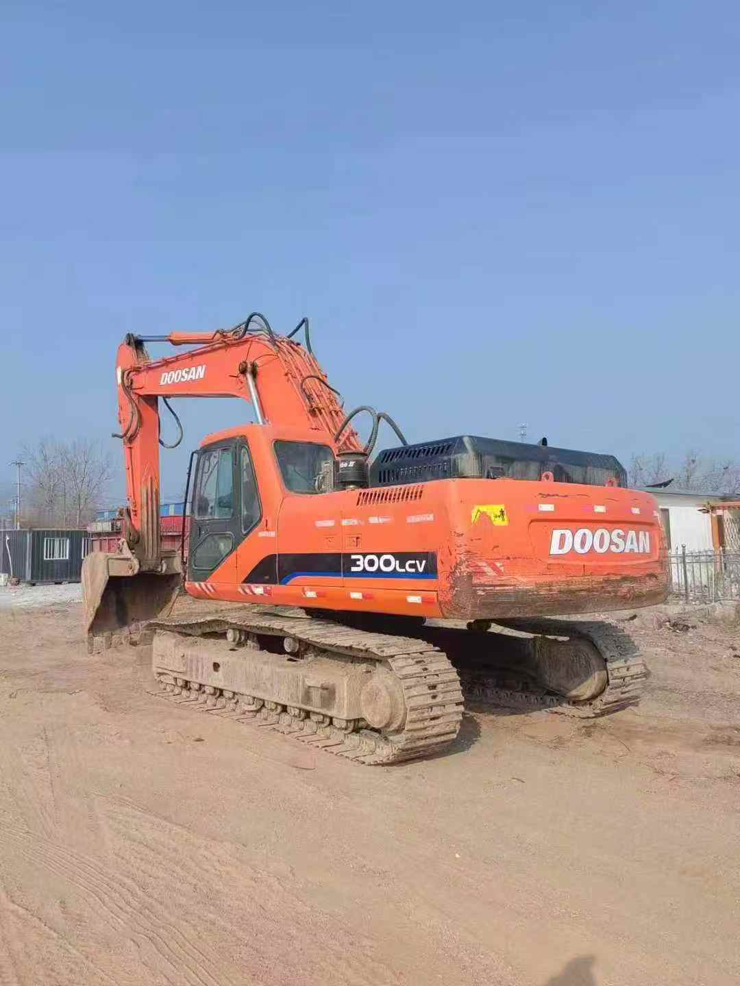 Used Doosan DL300 Excavator 2010 Model / 4